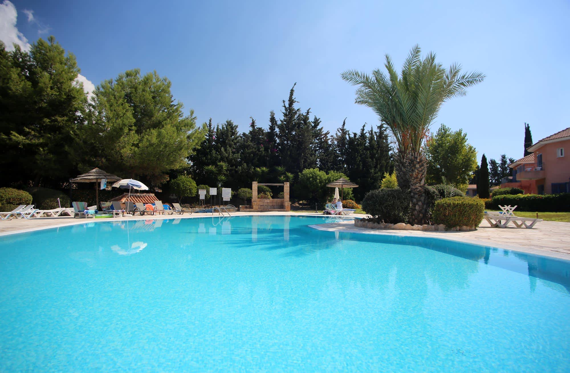 Limnaria Villas - Comfy 2BR, 2 bath Ground Floor Apart. Pvt Garden
