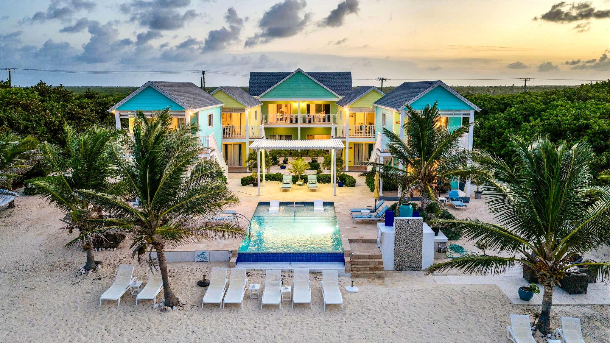 The Penthouse at The Cottages 2BR Oceanfront LUXE Condo
