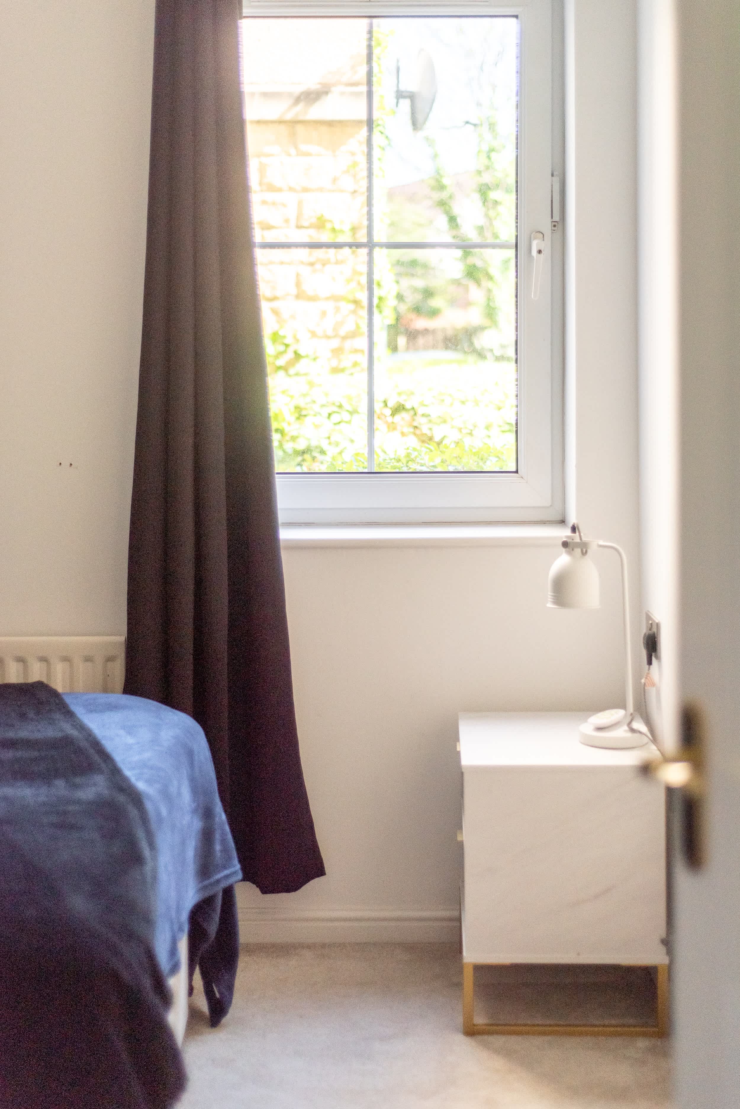 Spacious Apt Stay - Near City Centre & Tram -Walk to Leith in Edinburgh EH6 - Property image 18 - VivreStays