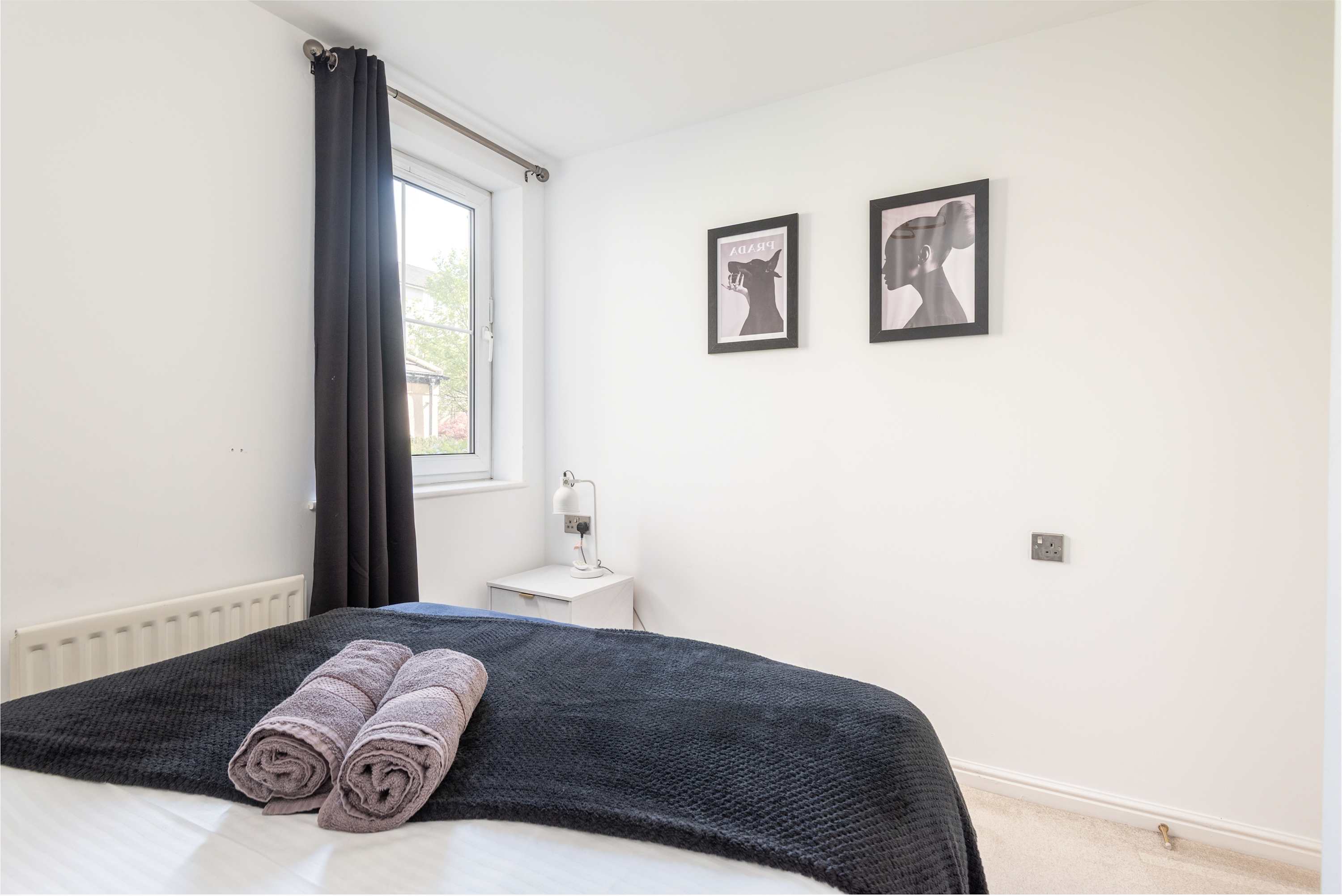 Spacious Apt Stay - Near City Centre & Tram -Walk to Leith in Edinburgh EH6 - Property image 16 - VivreStays