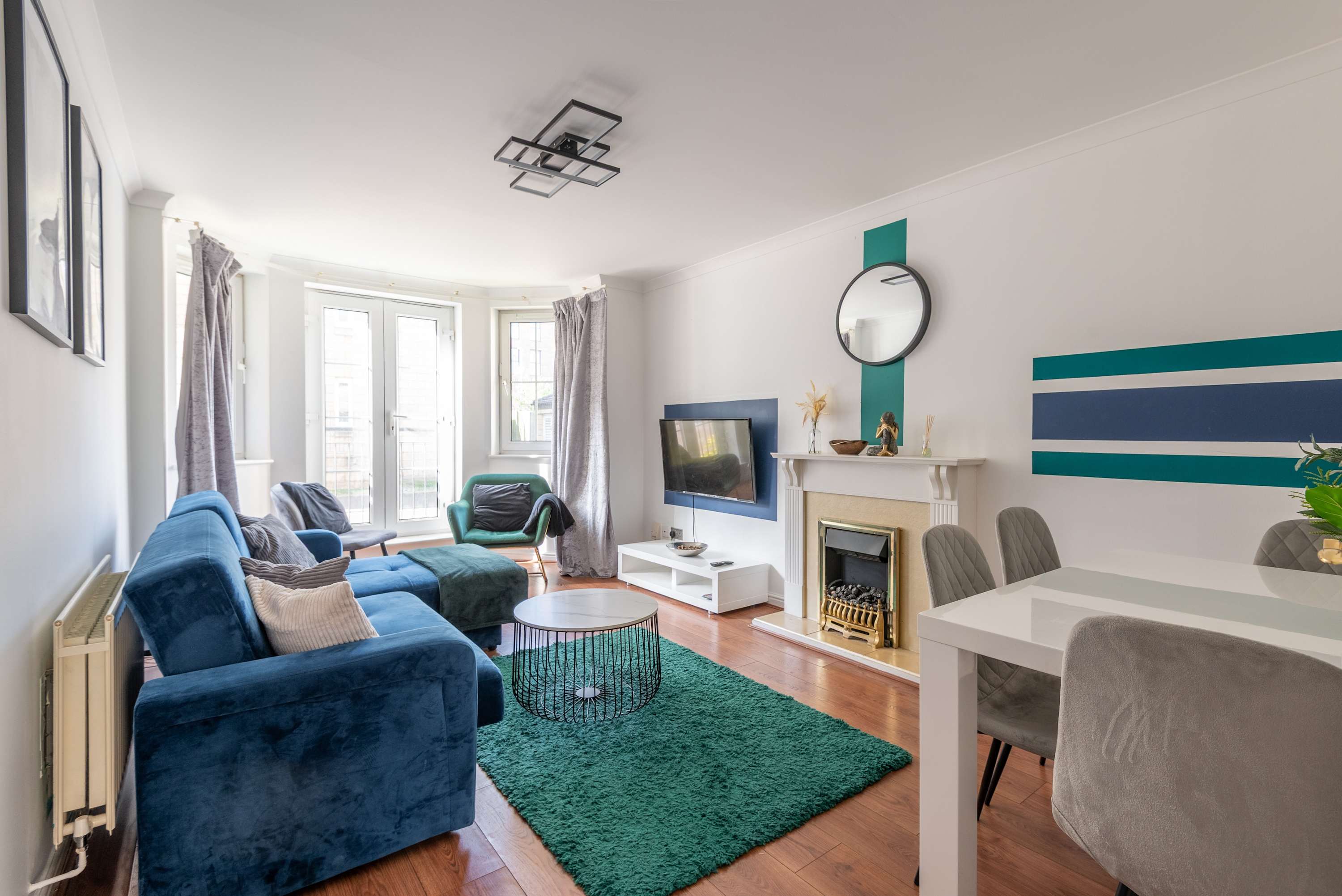 View Spacious Apt Stay - Near City Centre & Tram -Walk to Leith Spacious Apt Stay - Near City Centre & Tram -Walk to Leith serviced apartment - UK - VivreStays