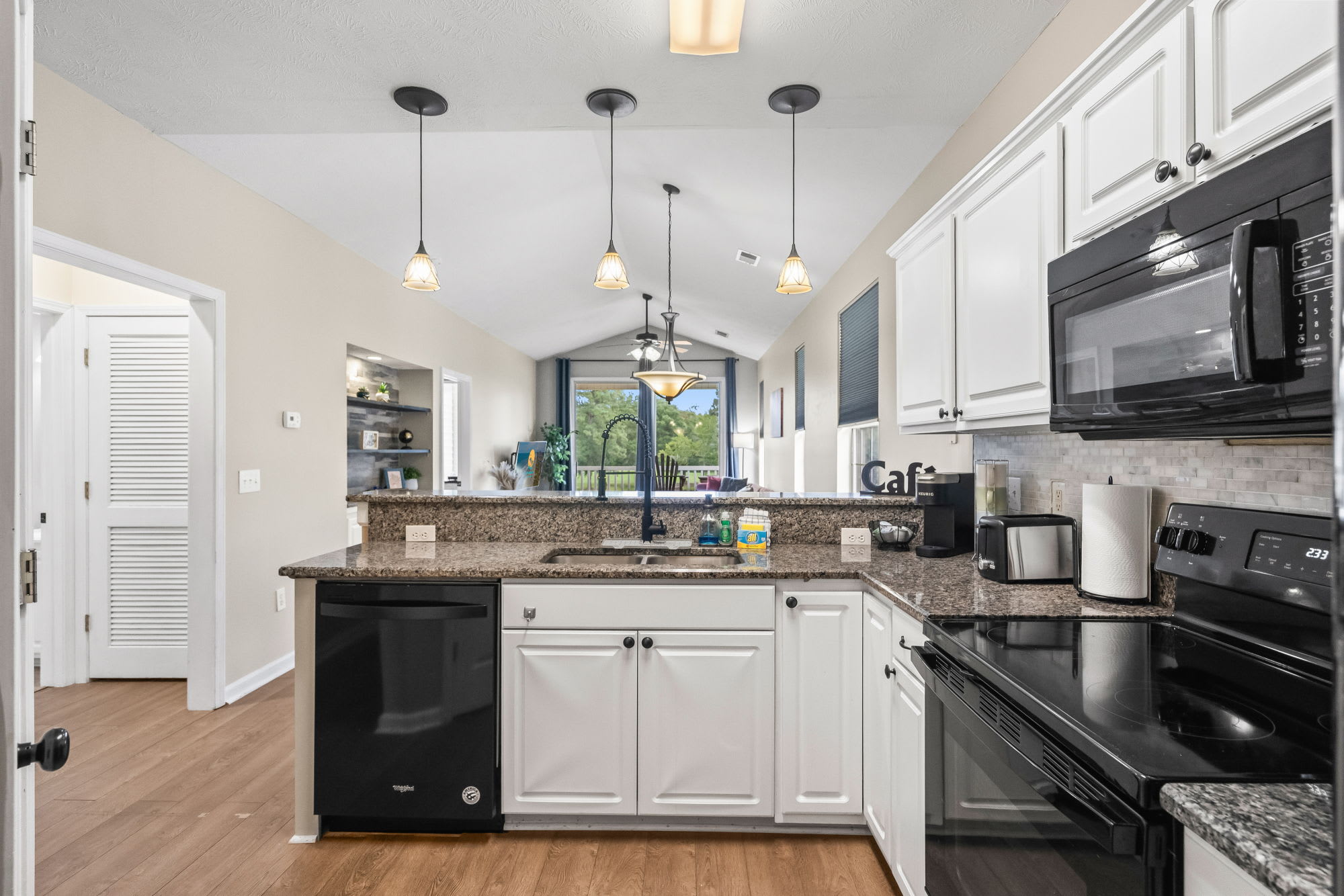 River Oaks 46I Near Golf Areas | Photo 12