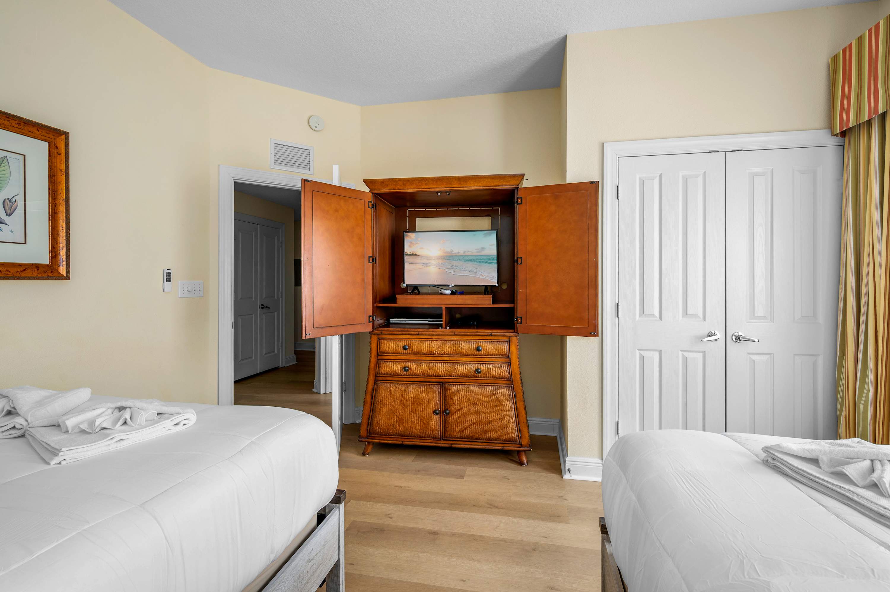 Pool, Golf Course & Reunion view! 6MI to Disney