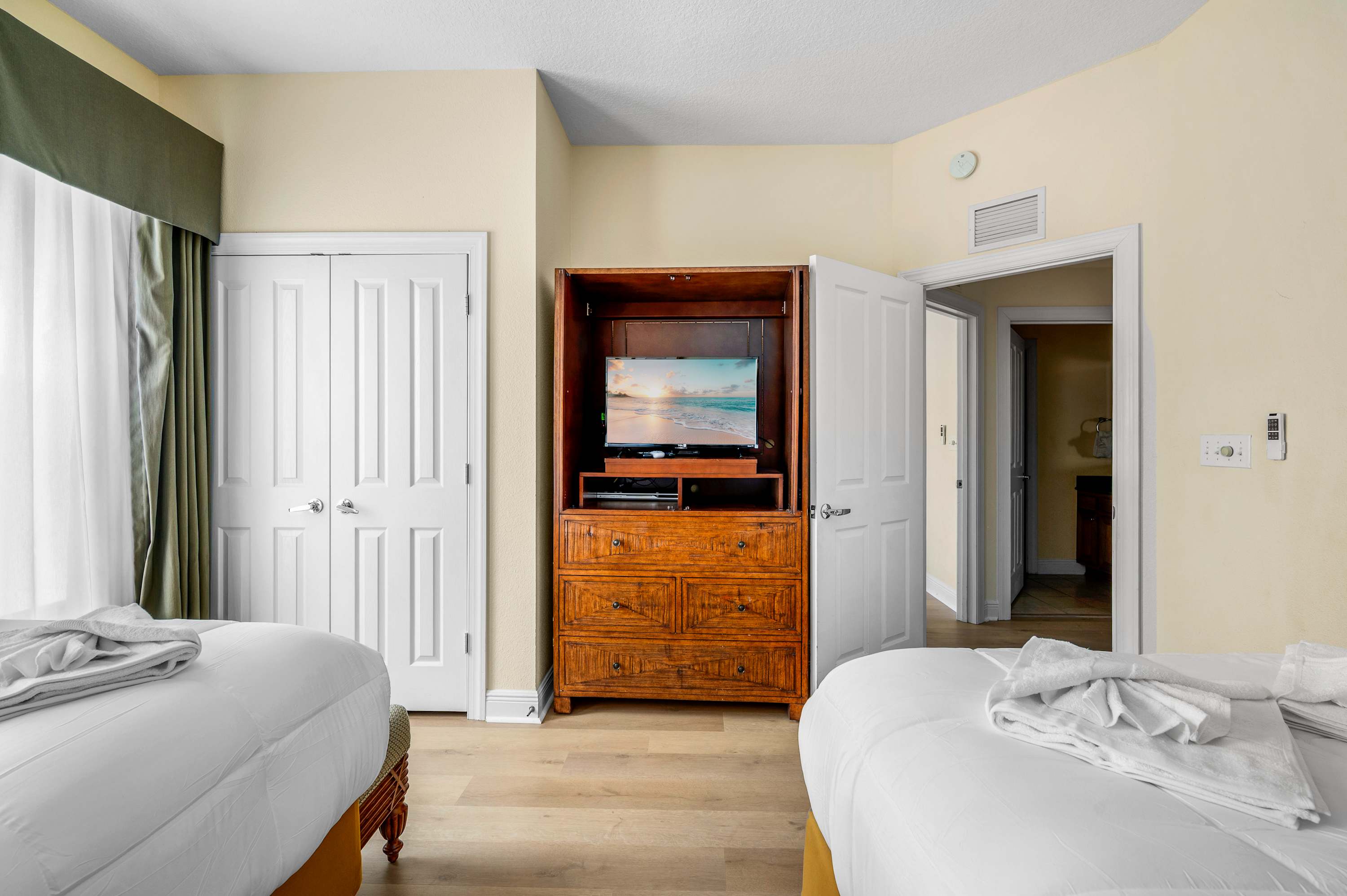 Pool, Golf Course & Reunion view! 6MI to Disney