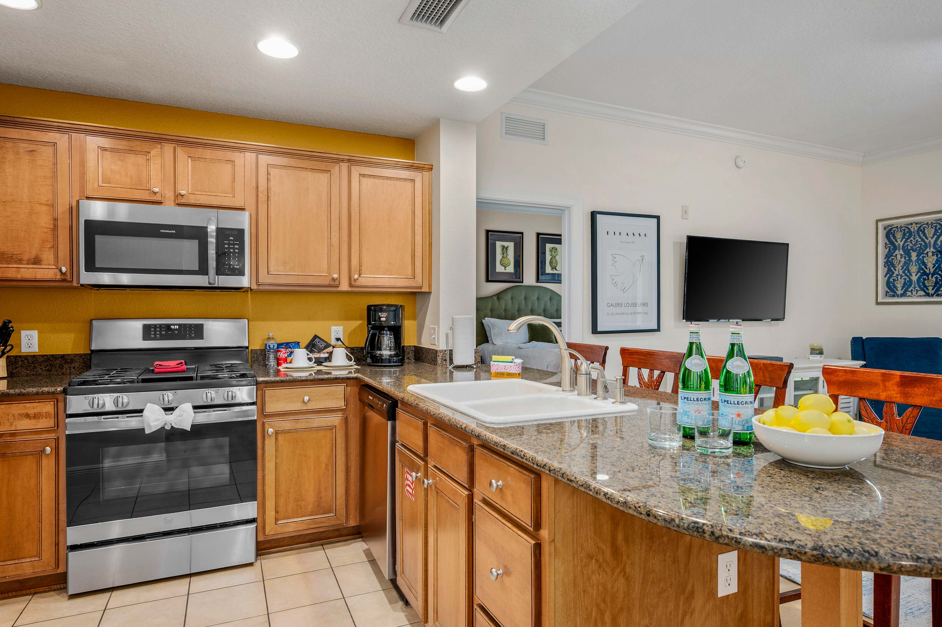 Pool, Golf Course & Reunion view! 6MI to Disney