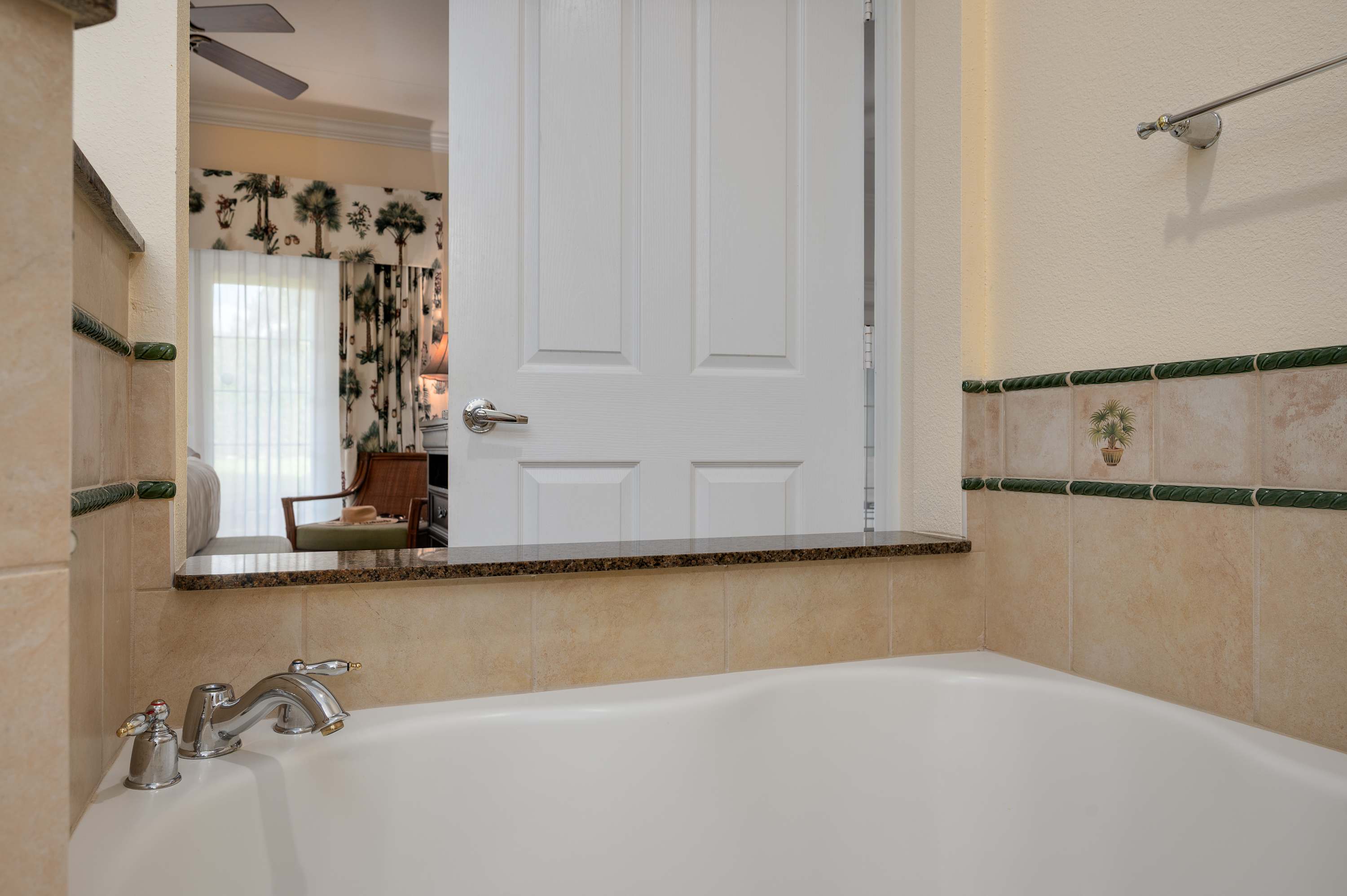 Pool, Golf Course & Reunion view! 6MI to Disney