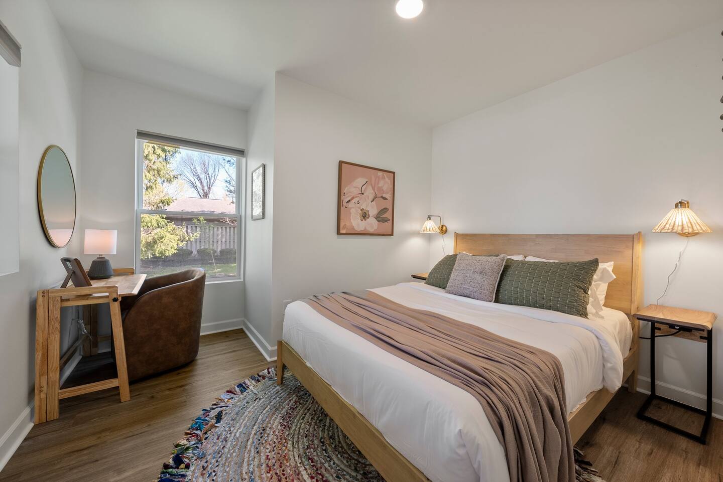 Stunning 2 BR - Parking and Walk to Park