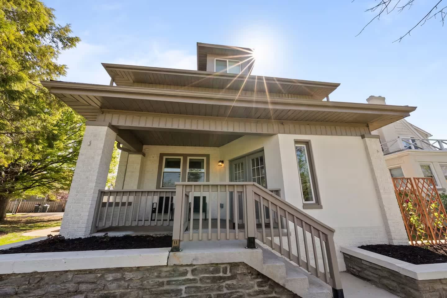 Close to OSU Rooftop Patio Grill & Outdoor TV