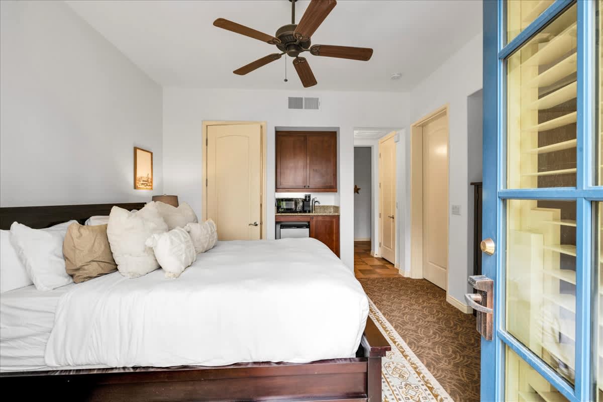 Desert Studio Retreat in Prime Location Legacy Villas #C - Photo 5