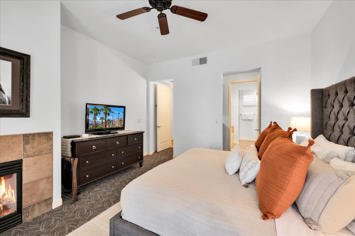 Desert Studio Retreat in Prime Location Legacy Villas #B - Photo 3