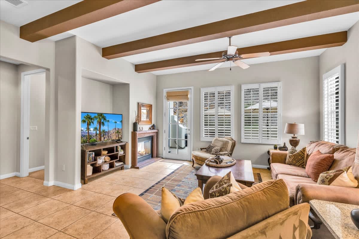 Desert Paradise with Exceptional Mountain Views - Photo 4