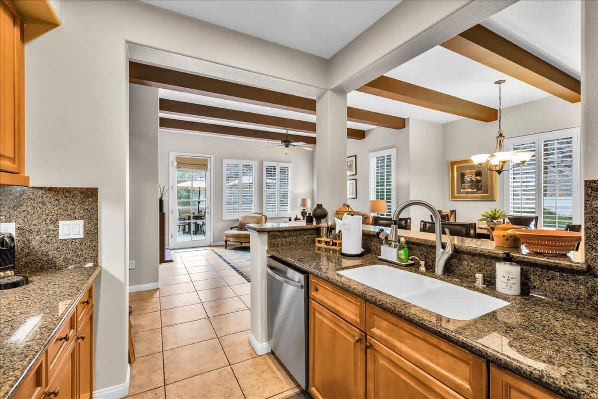 Desert Paradise with Exceptional Mountain Views - Photo 3