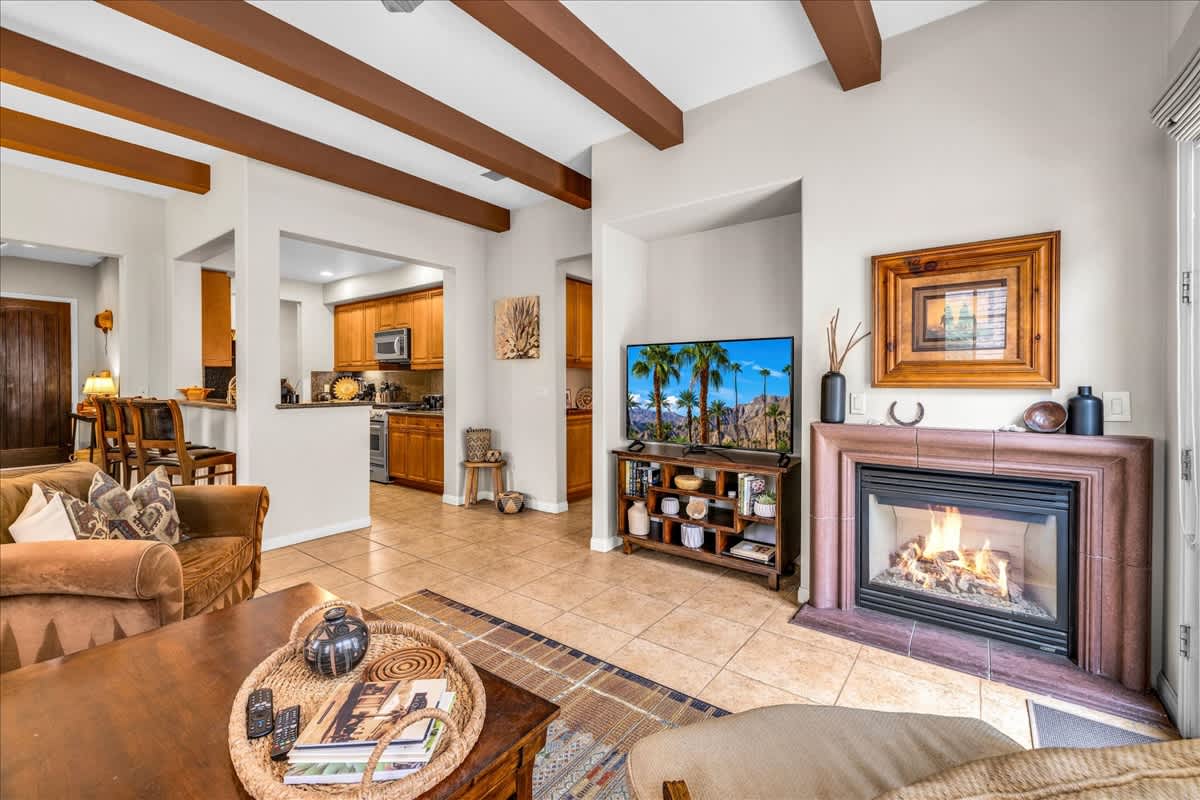 Desert Paradise with Exceptional Mountain Views - Photo 2