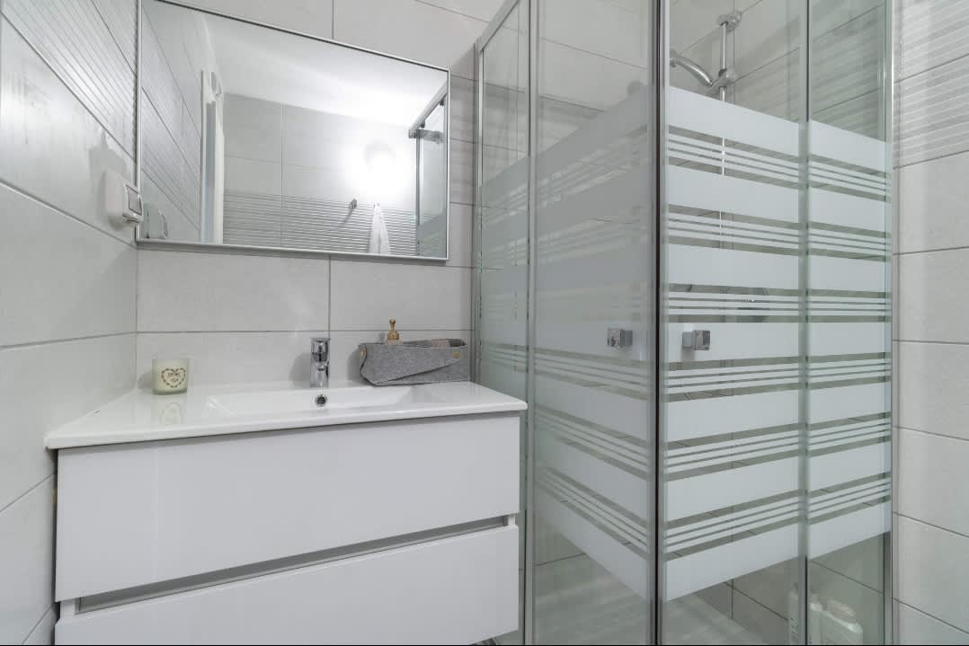 Stylish 2BR Apartment with Parking & Views in Jaffa Street photo 16
