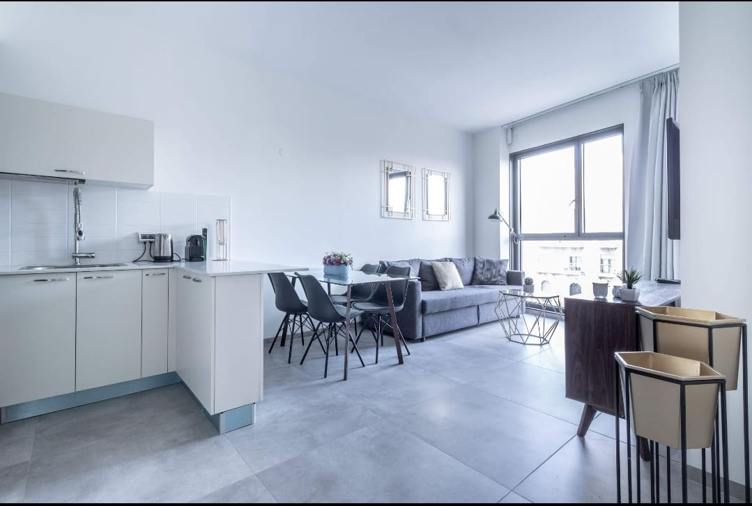 Stylish 2BR Apartment with Parking & Views in Jaffa Street – vacation rental in City Center