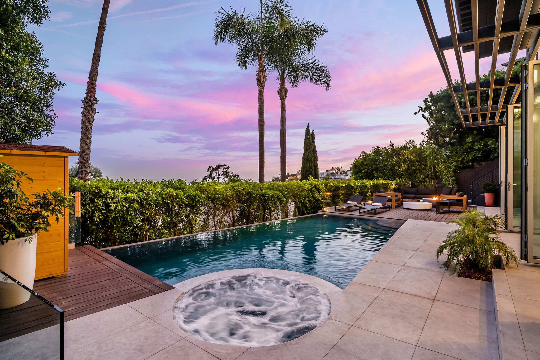 Spend your dream vacation at LA Reserve.