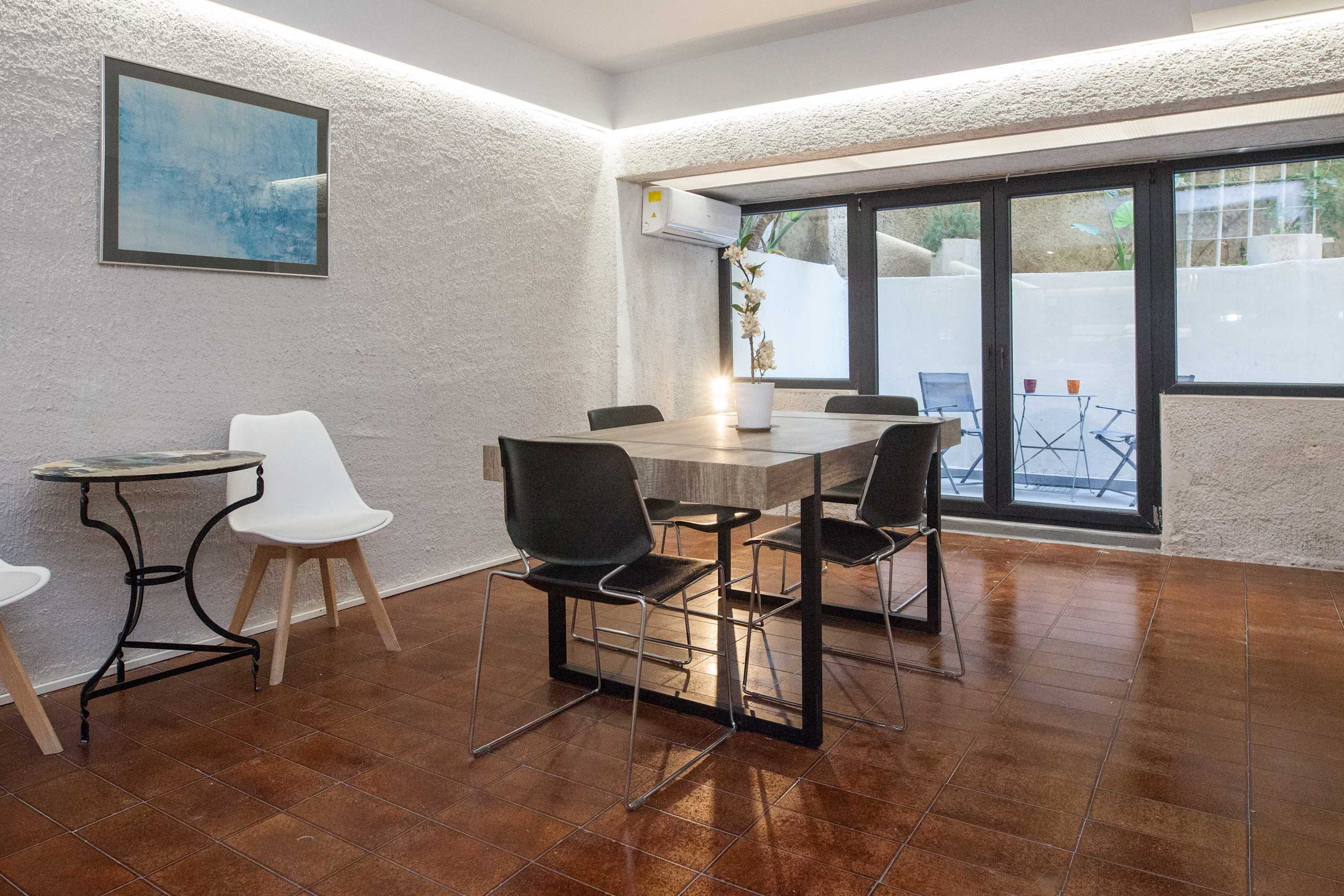 Kolonaki Spacious 1 Bd Apt with Outdoor Patio in Athens — photo 5