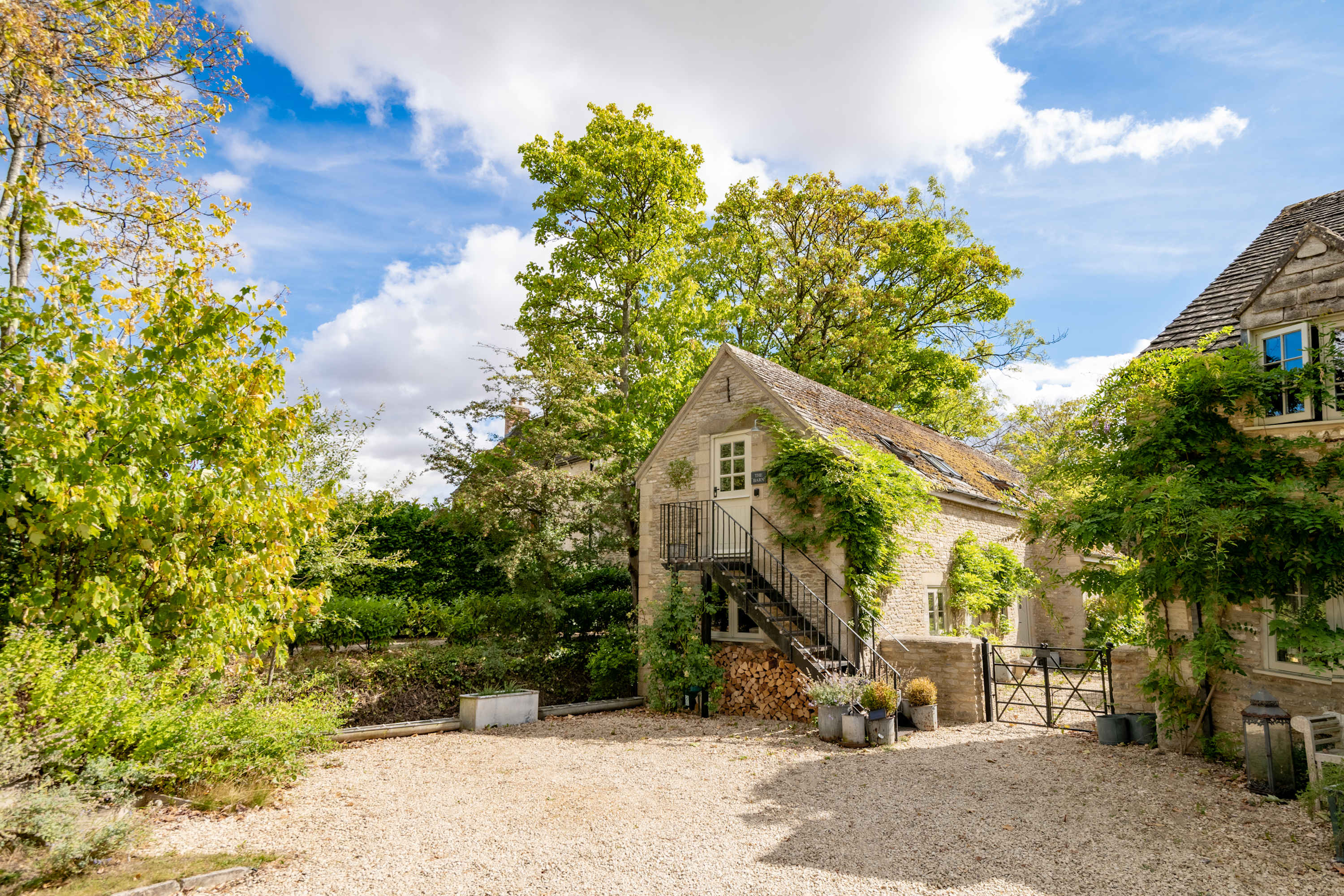 The Barn | Romantic Cotswolds Stay for Two — Cerney Wick, England — vacation rental