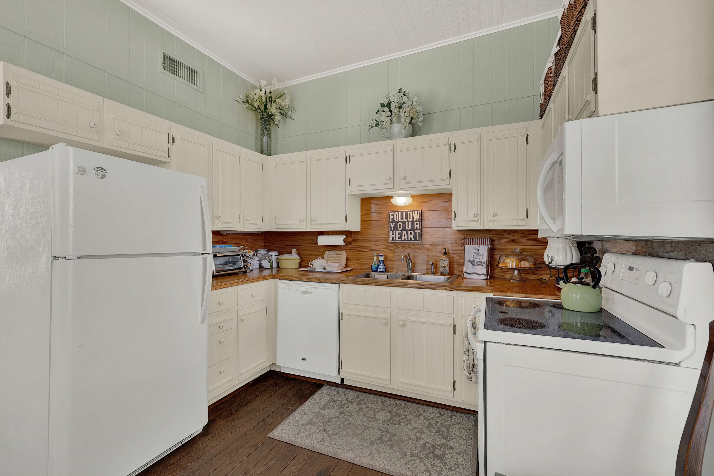 Main Street Suites 6