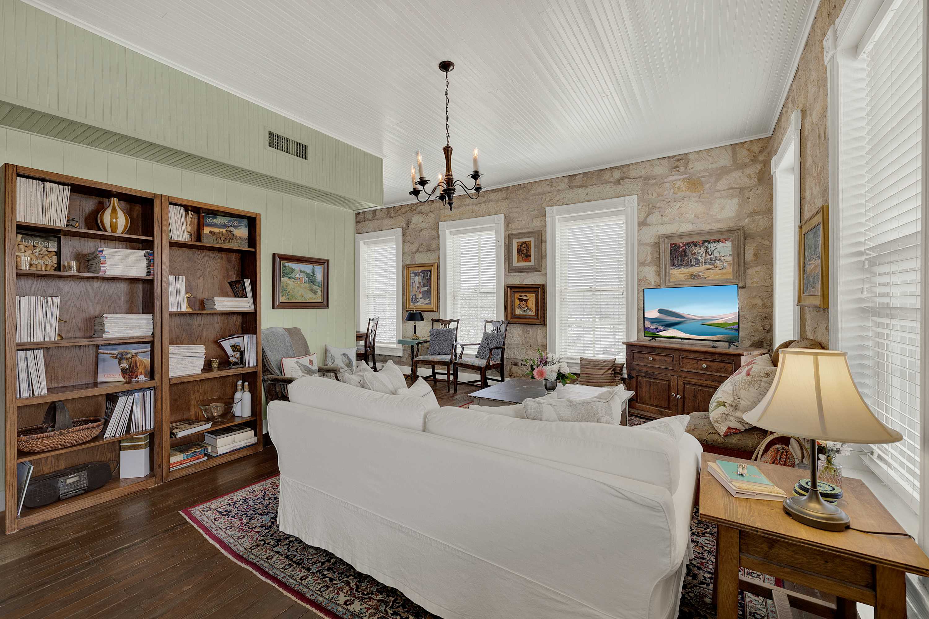 Main Street Suites 3