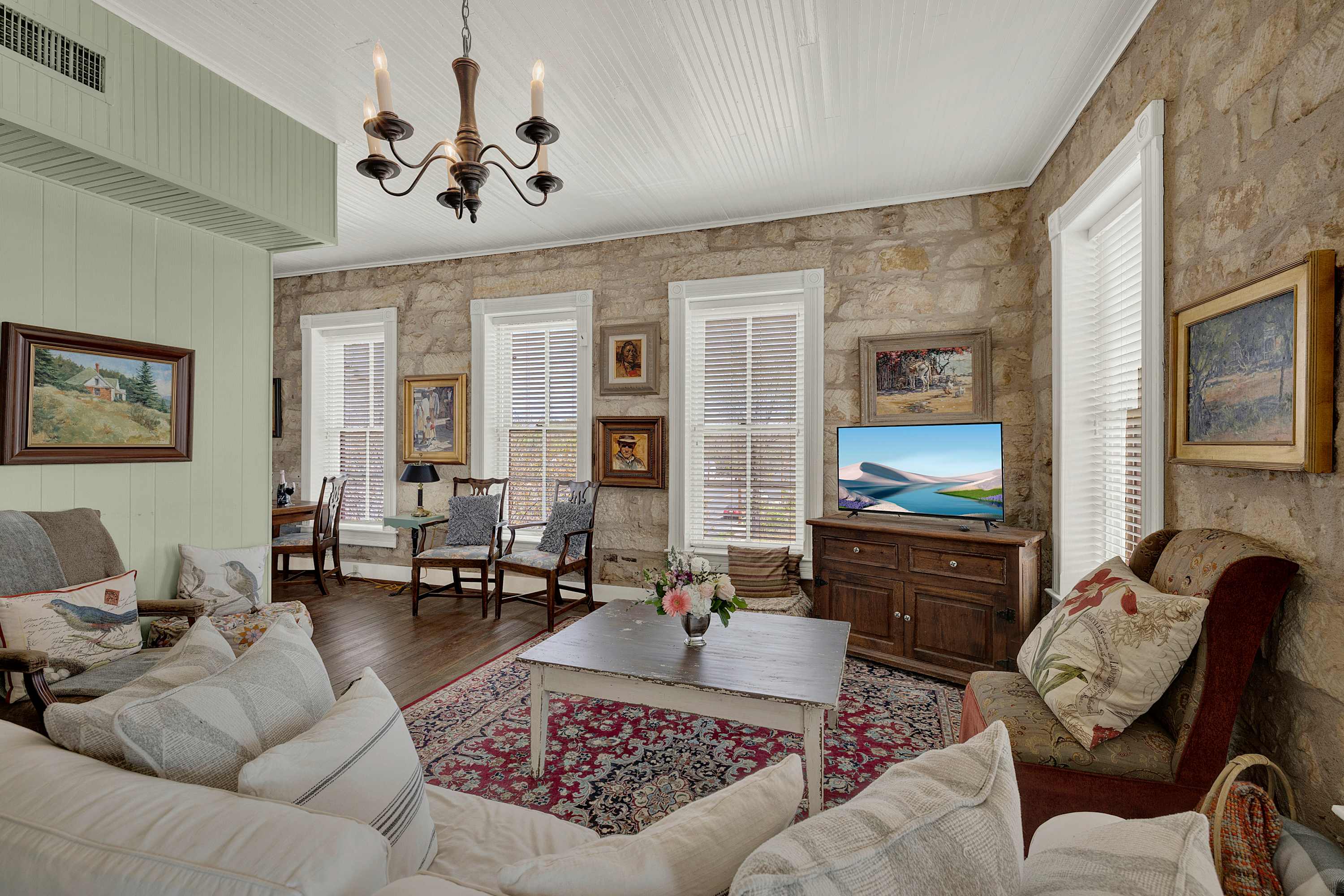 Main Street Suites 7