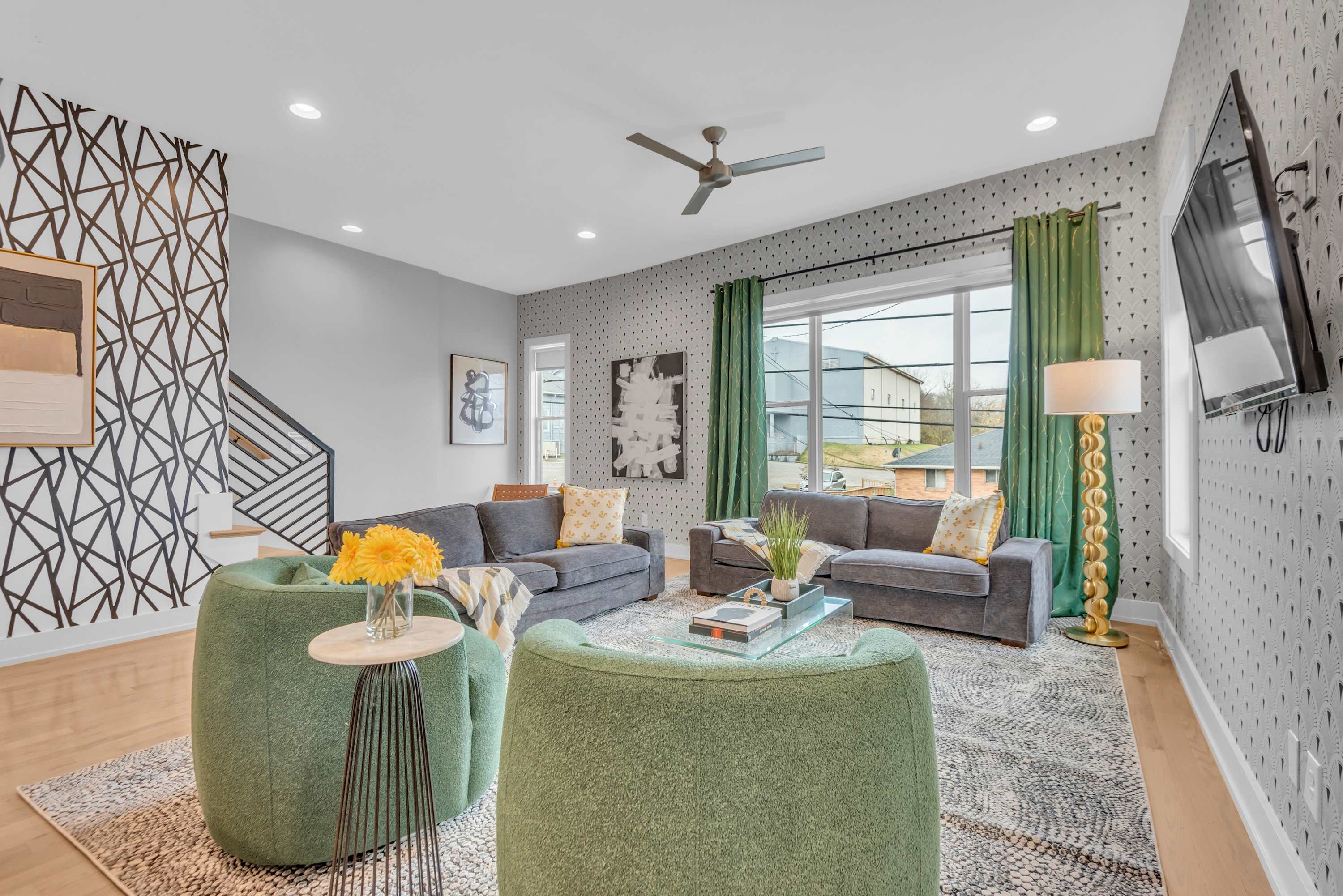 *Chic New Music City Dream Home + Downtown View*