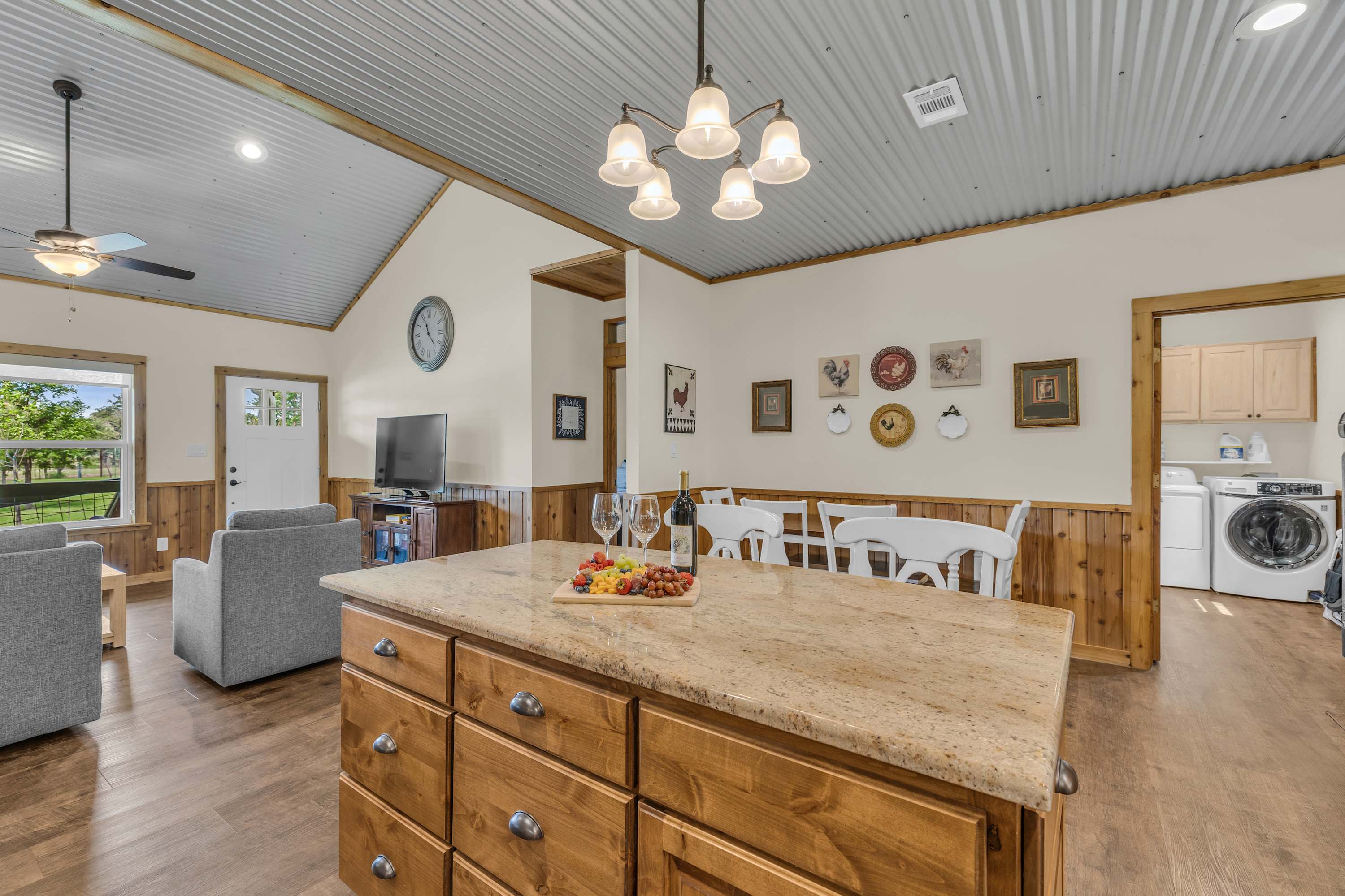 Yellow Cabin | Photo 15