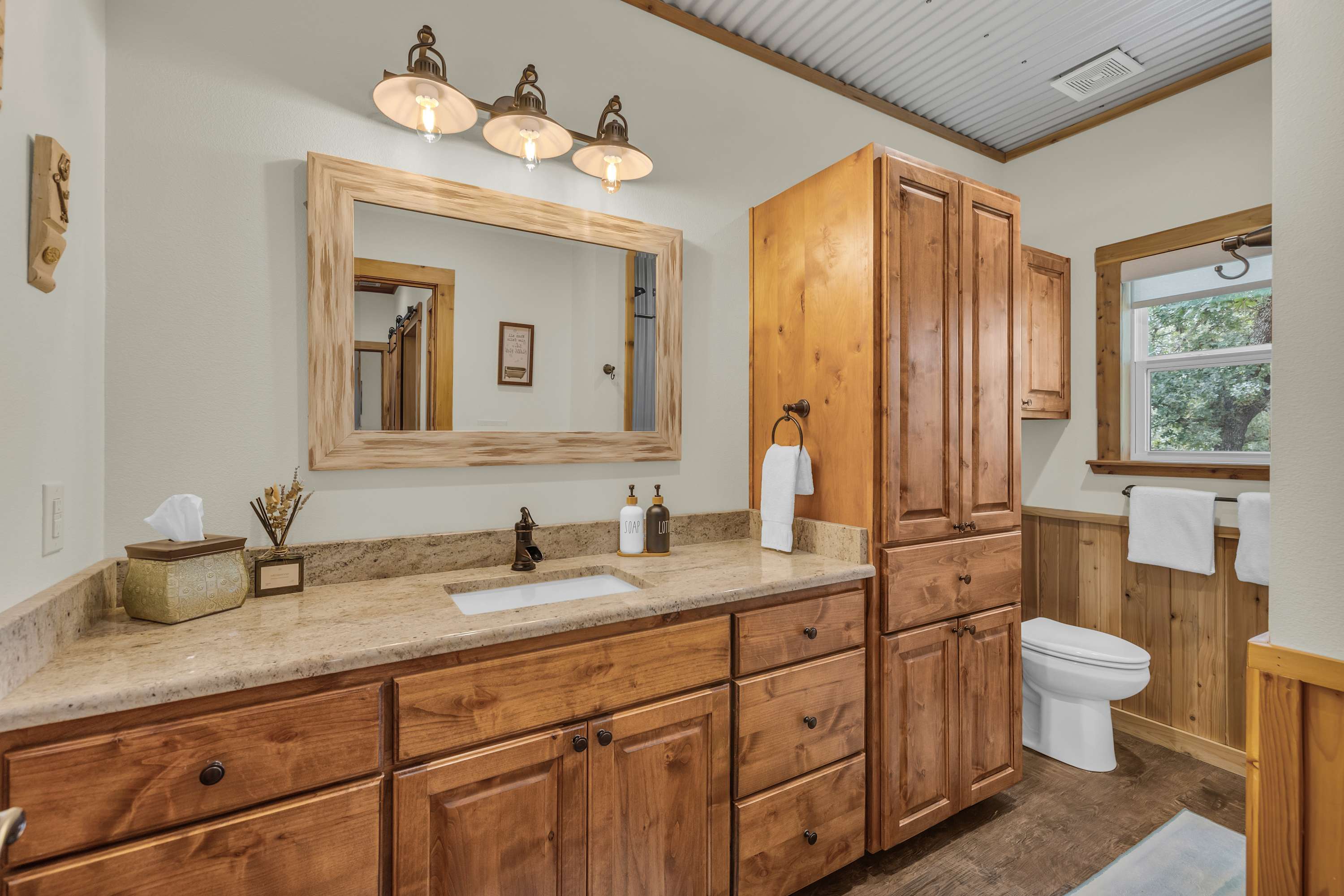 Yellow Cabin | Photo 25