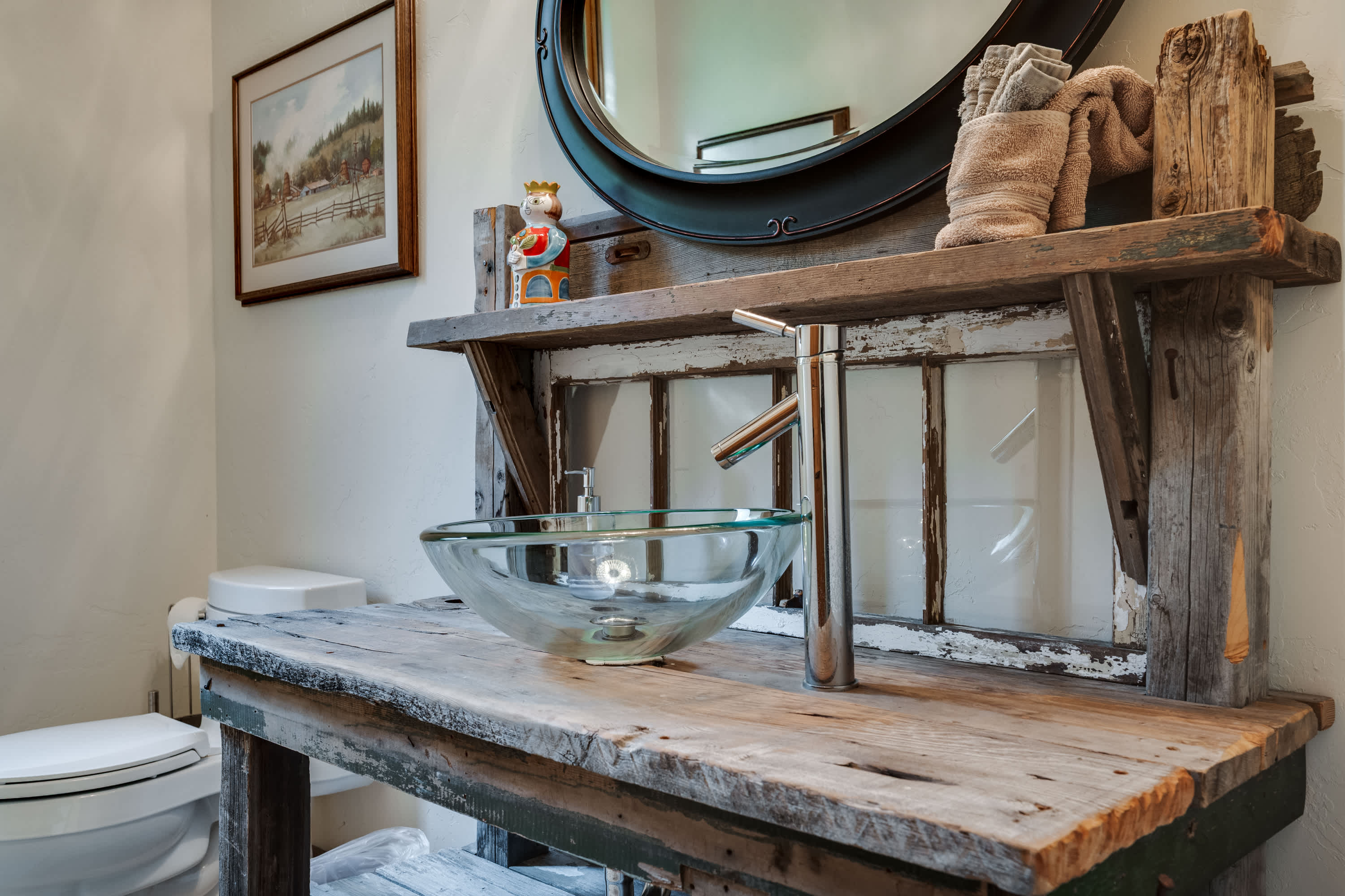 Riverfront, Pool Table | Deschutes River Lodge