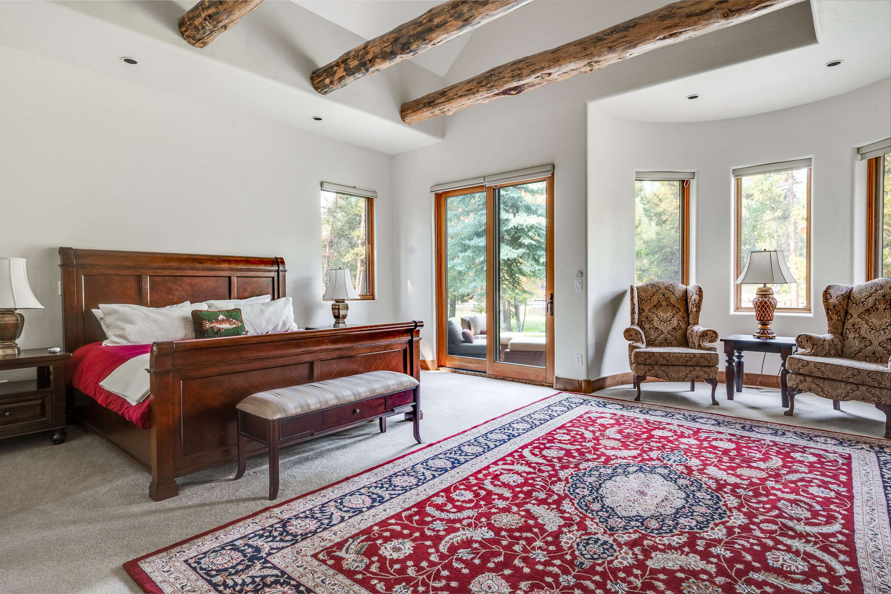 Riverfront, Pool Table | Deschutes River Lodge