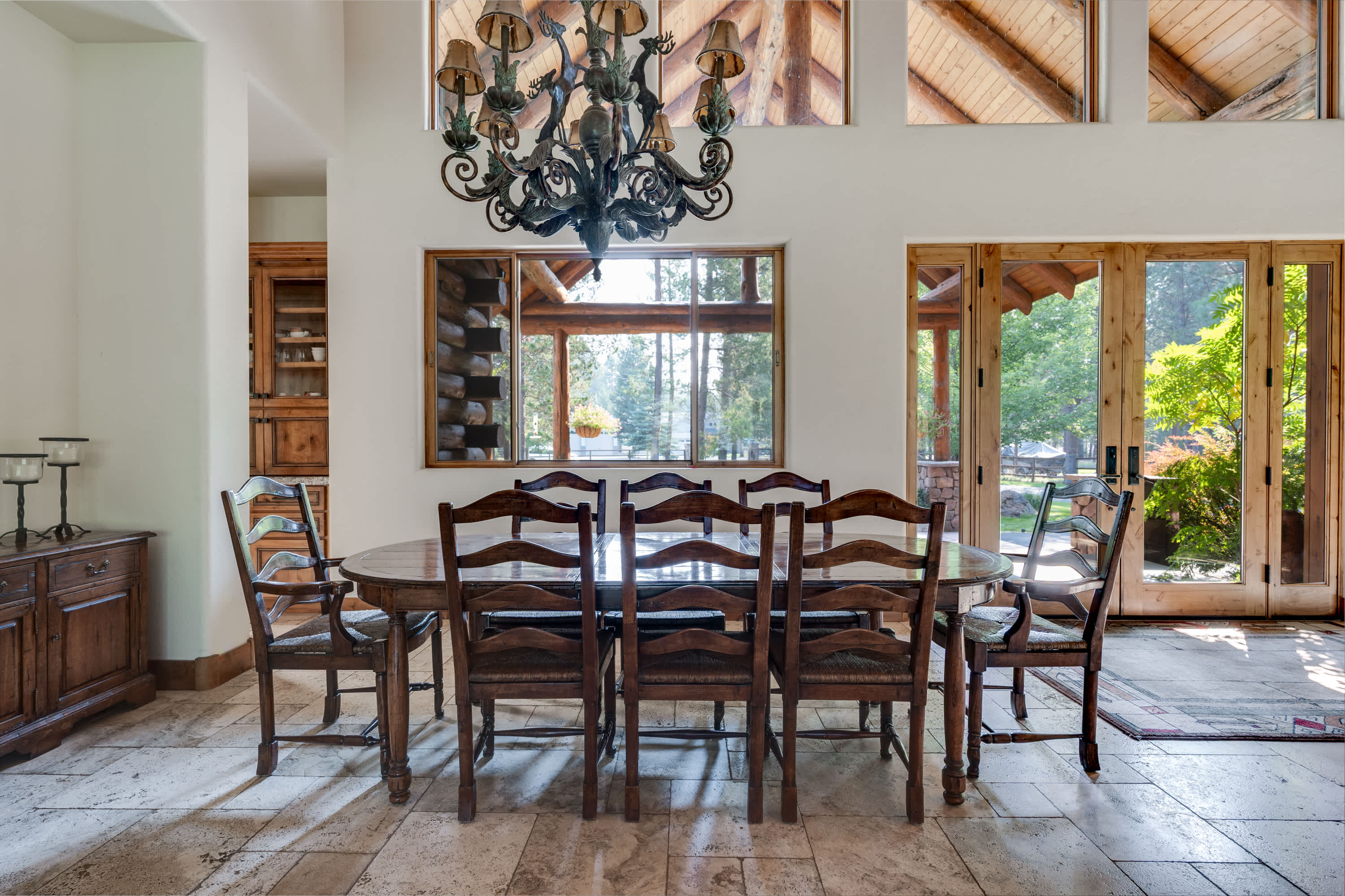 Riverfront, Pool Table | Deschutes River Lodge