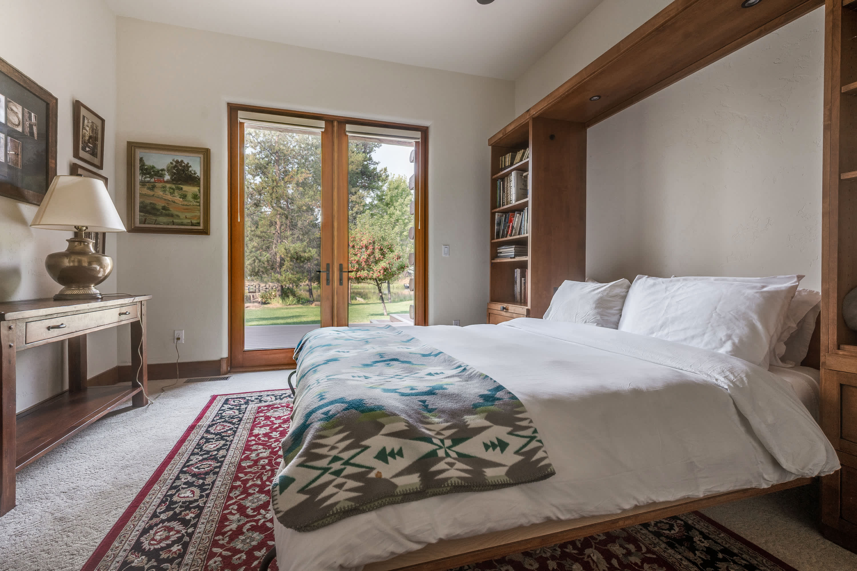 Riverfront, Pool Table | Deschutes River Lodge