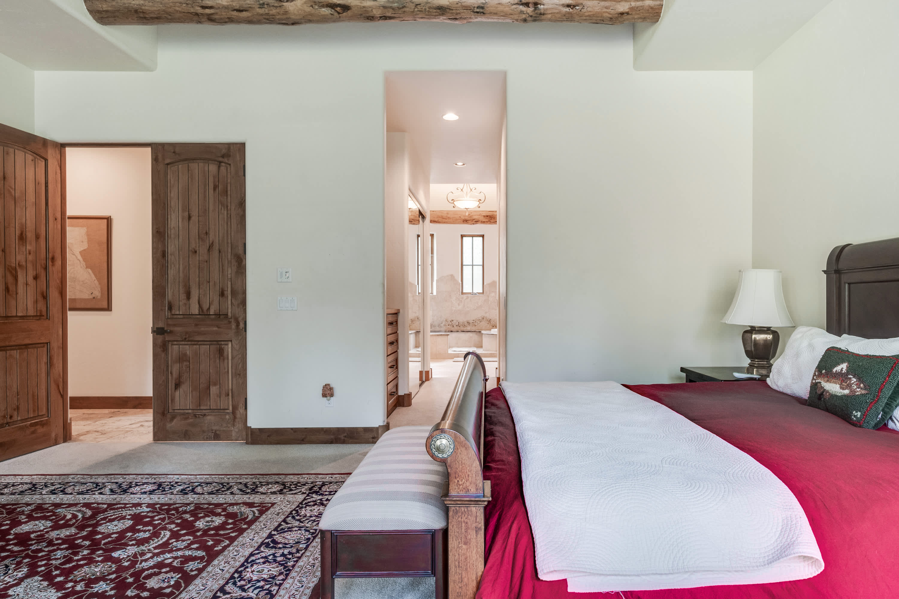 Riverfront, Pool Table | Deschutes River Lodge