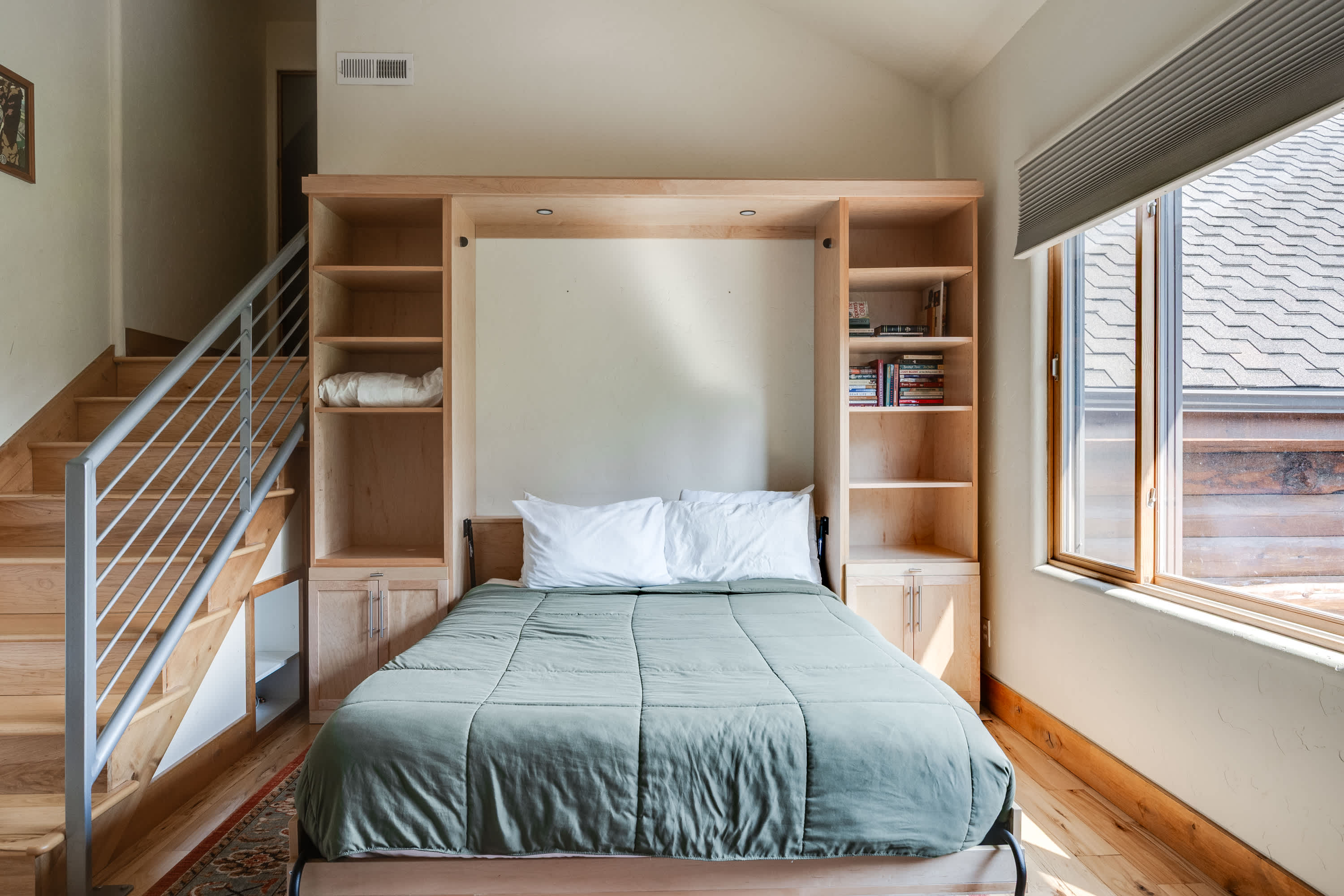 Riverfront, Pool Table | Deschutes River Lodge