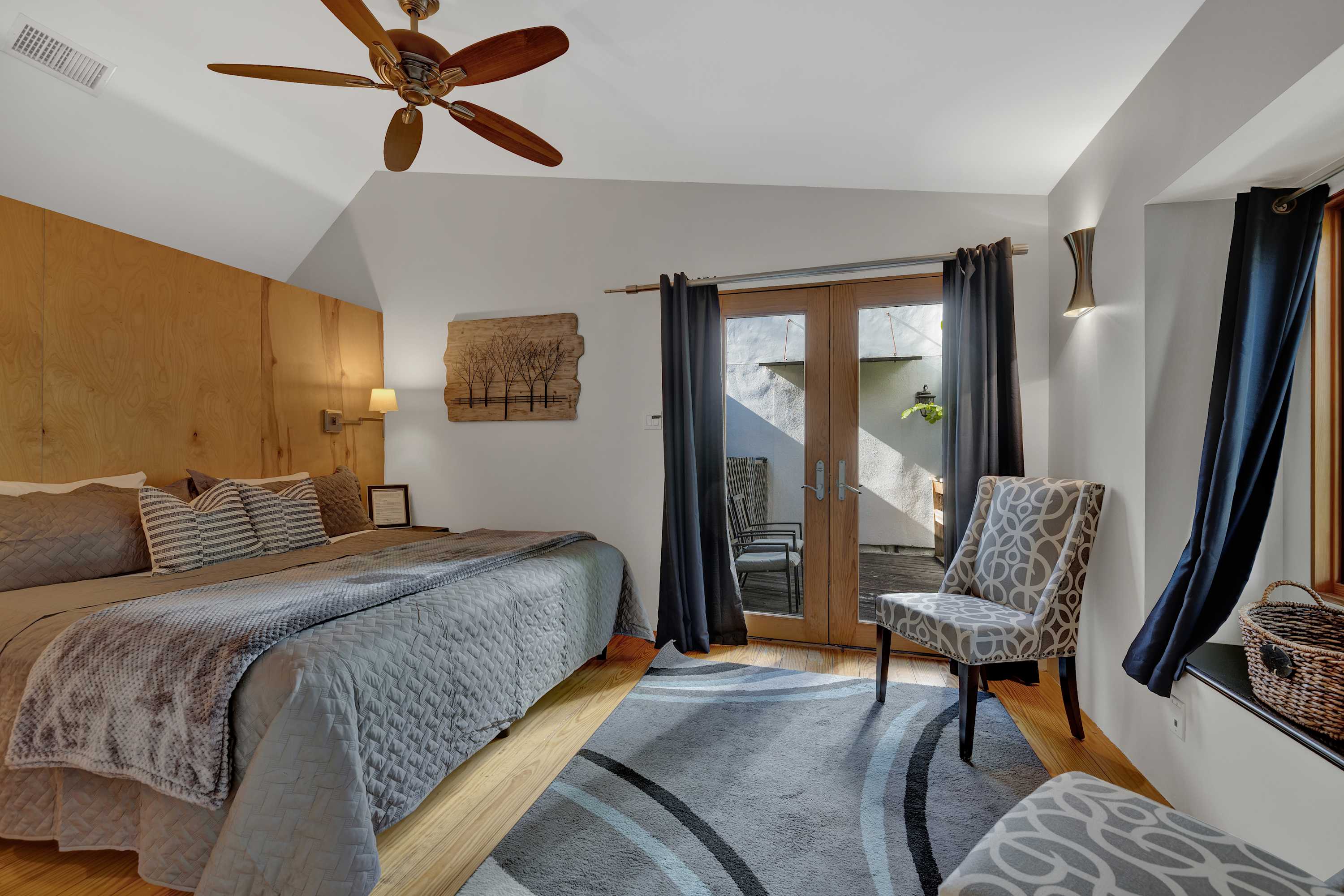 Schubert Place B | Photo 13