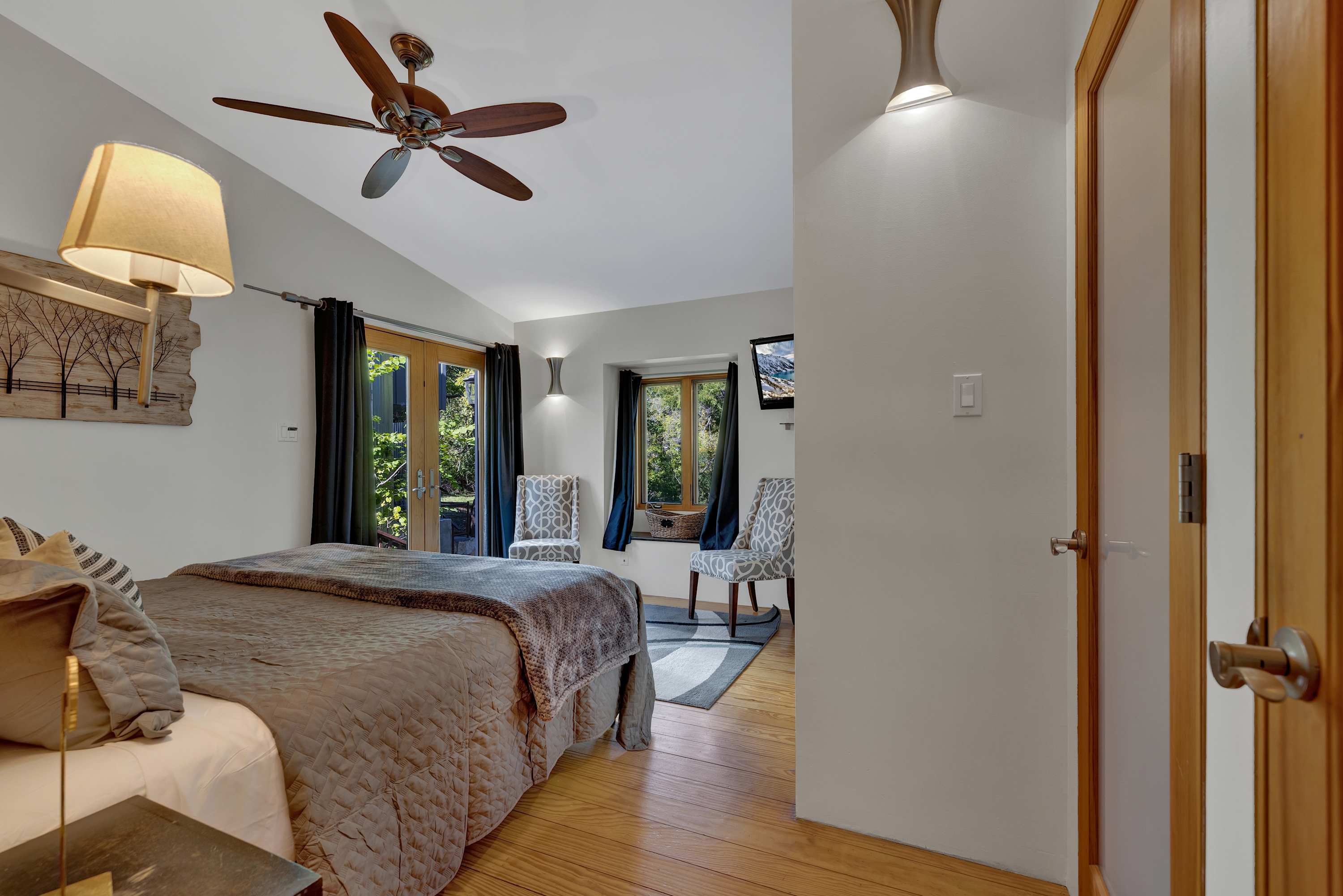 Schubert Place B | Photo 7