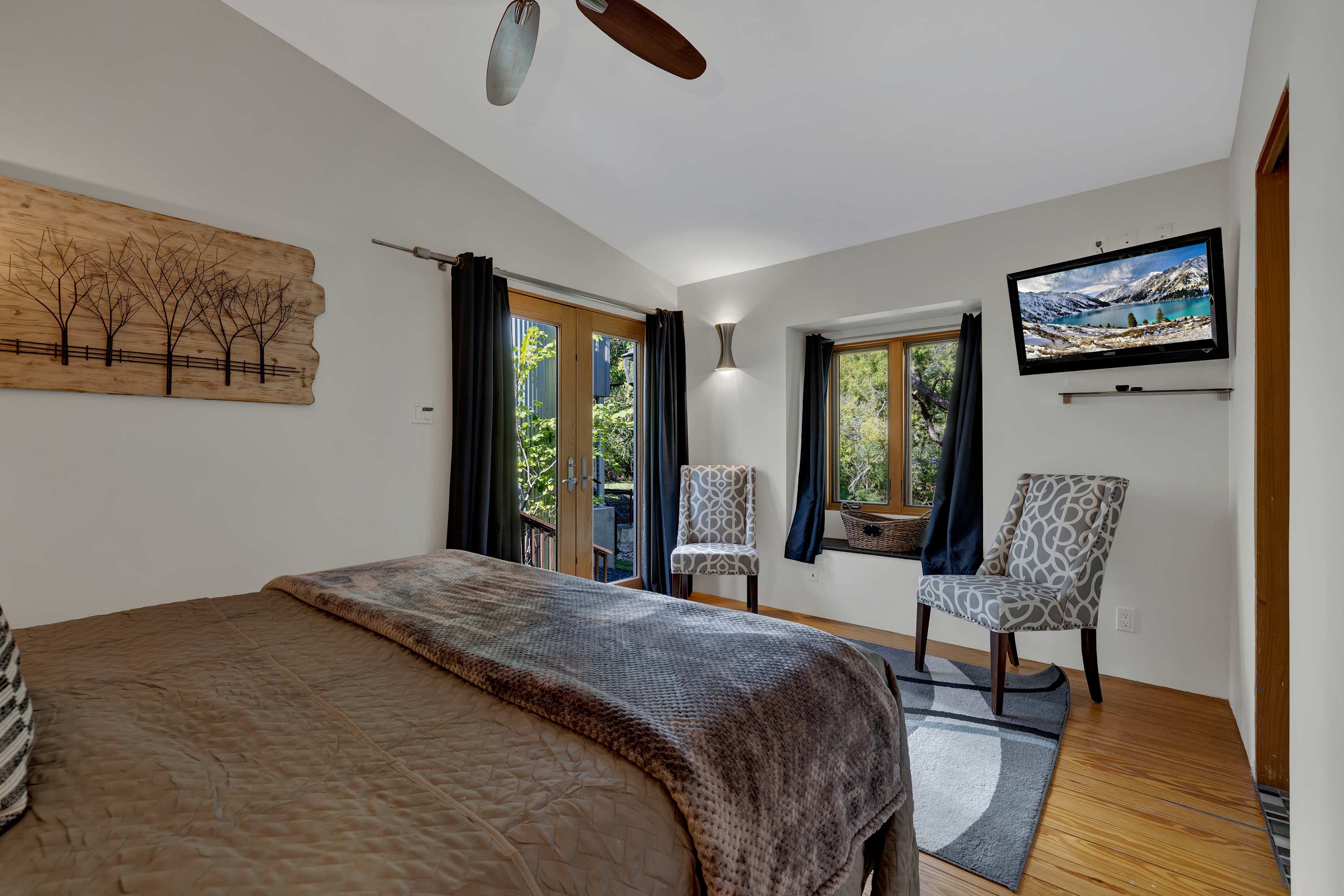 Schubert Place B | Photo 8