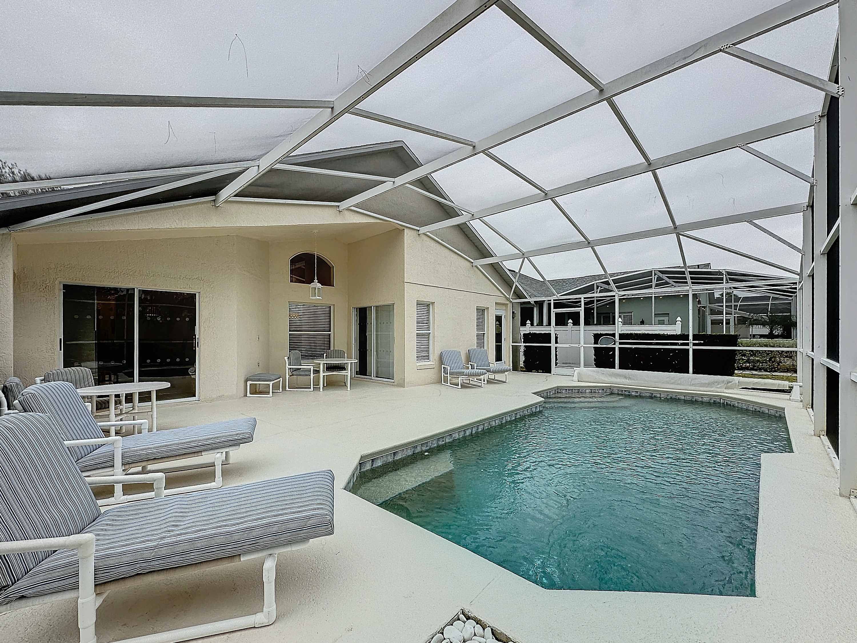 South Facing Golf Course Villa, Updates Throughout! 6