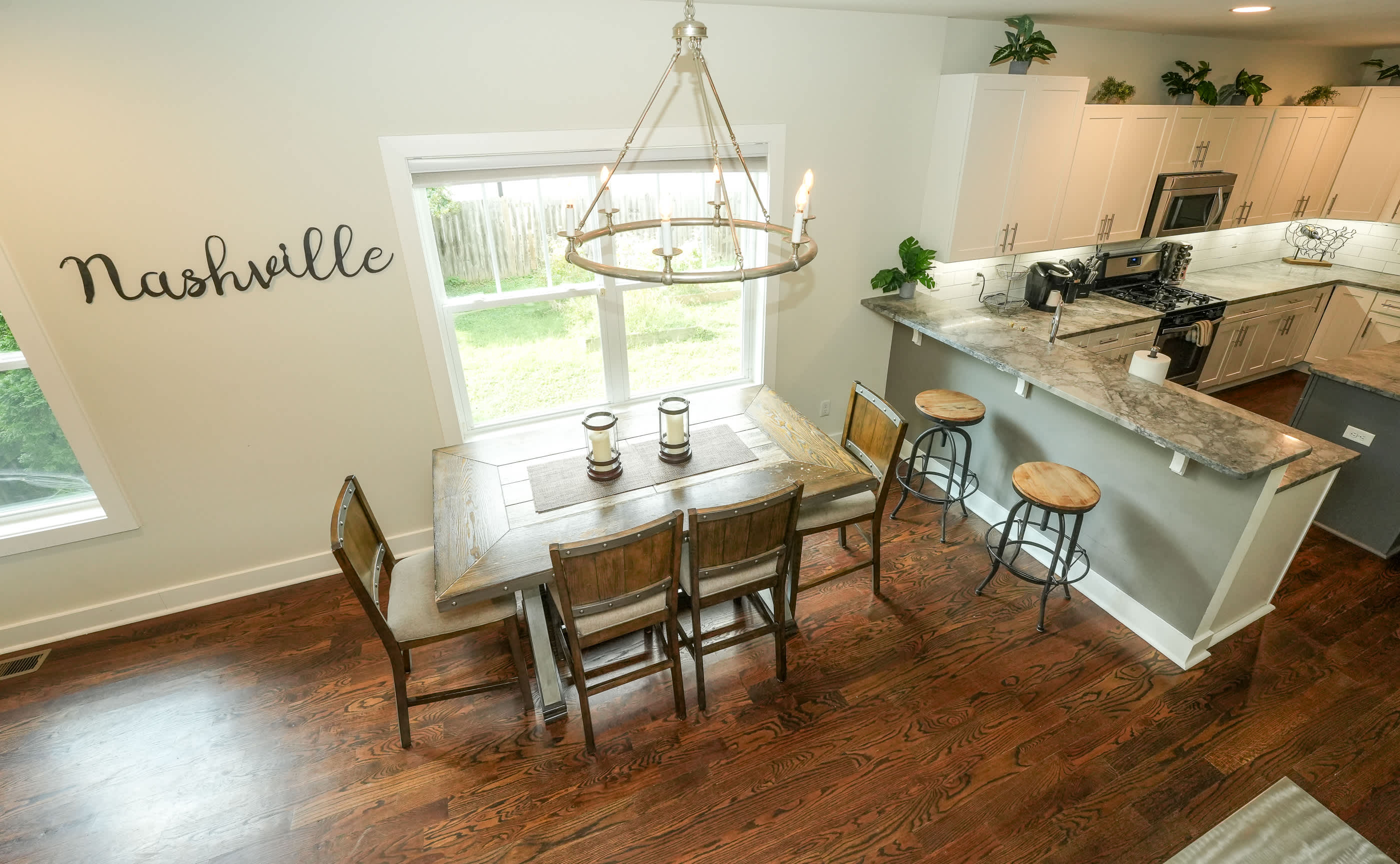 NEW 4 Bed | Rooftop | Central Location | Sleeps 8+