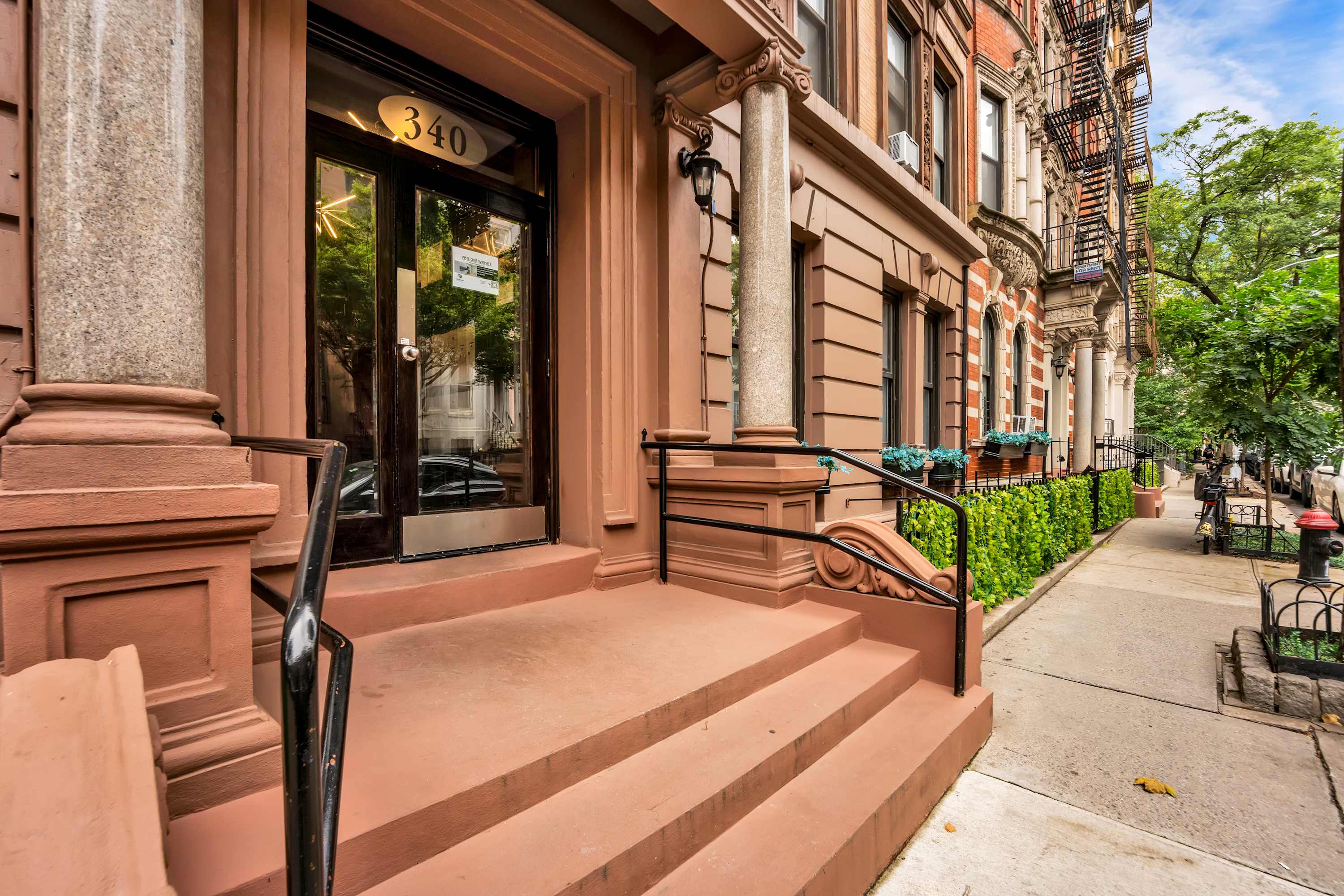 Gramercy Park Newly Renovated Spacious 2BR/2BA
