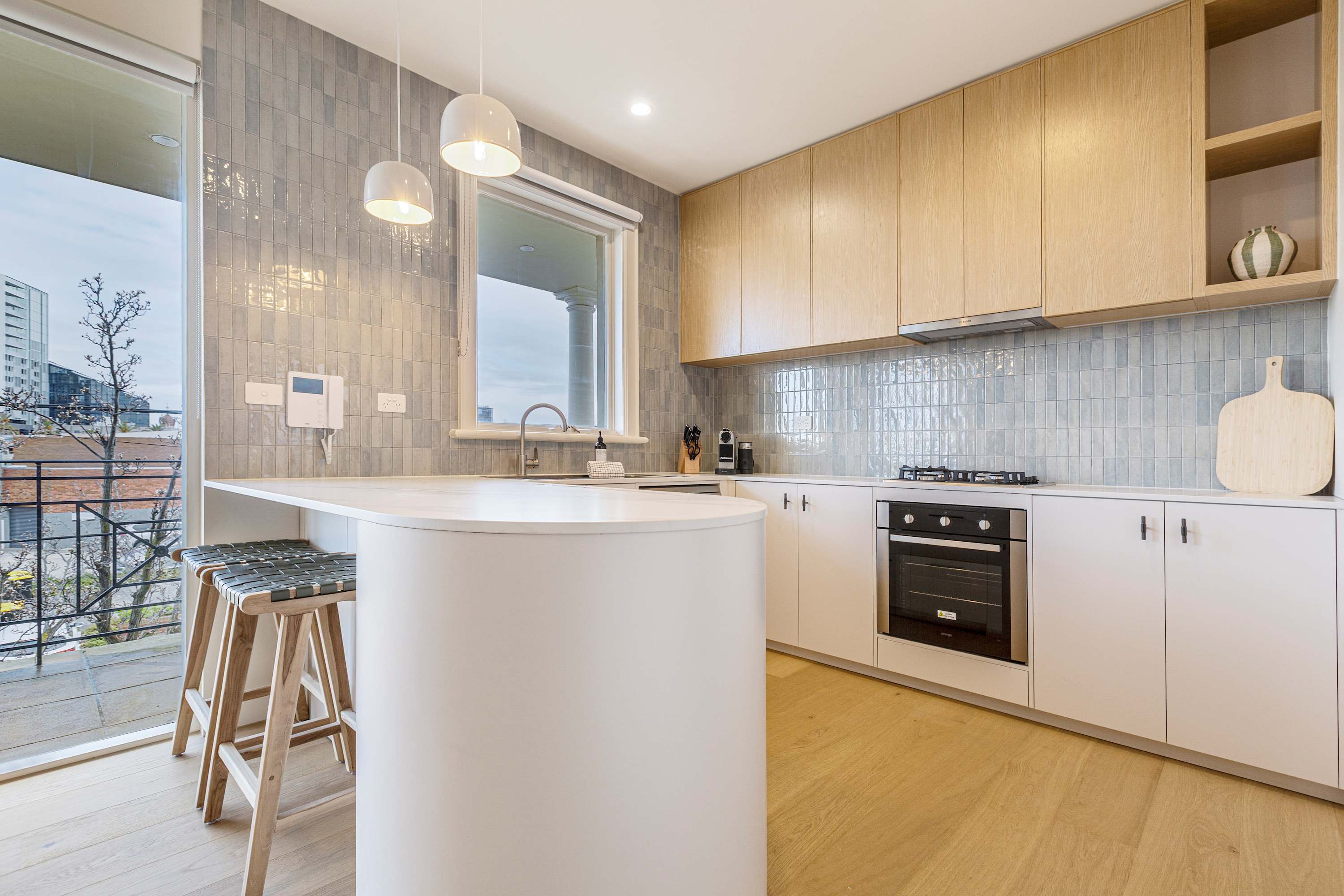 Stylish, Spacious Apartment in Malvern - Picture 10