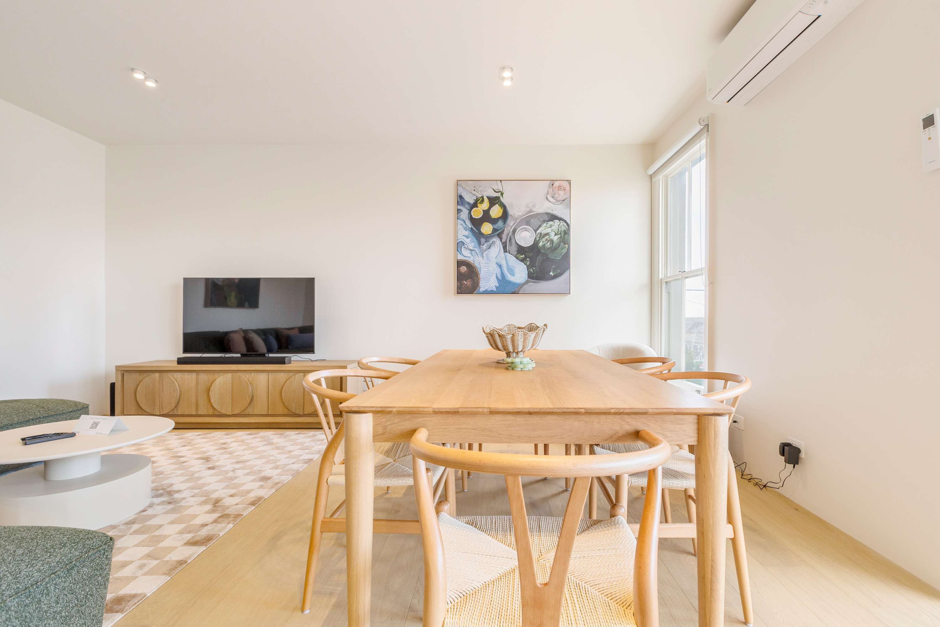Stylish, Spacious Apartment in Malvern - Picture 14