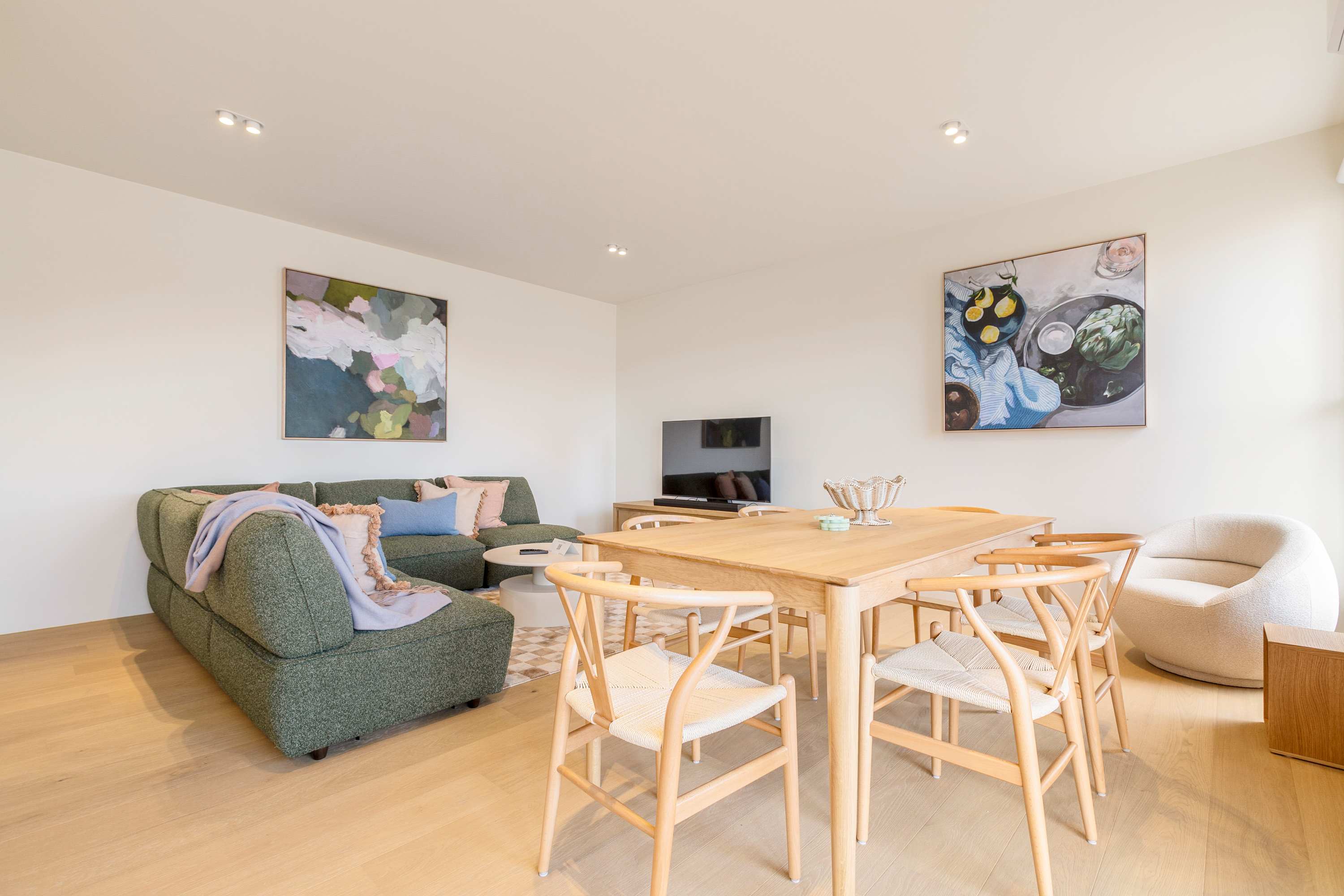 Stylish, Spacious Apartment in Malvern - Picture 7