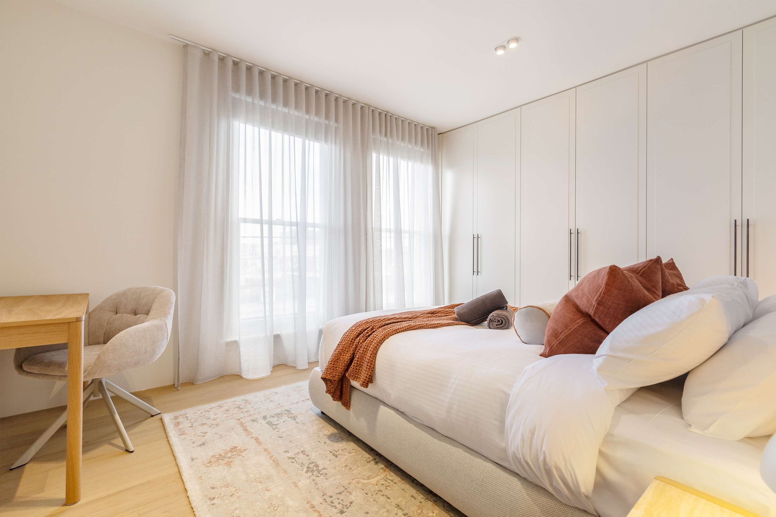 Stylish, Spacious Apartment in Malvern - Picture 20