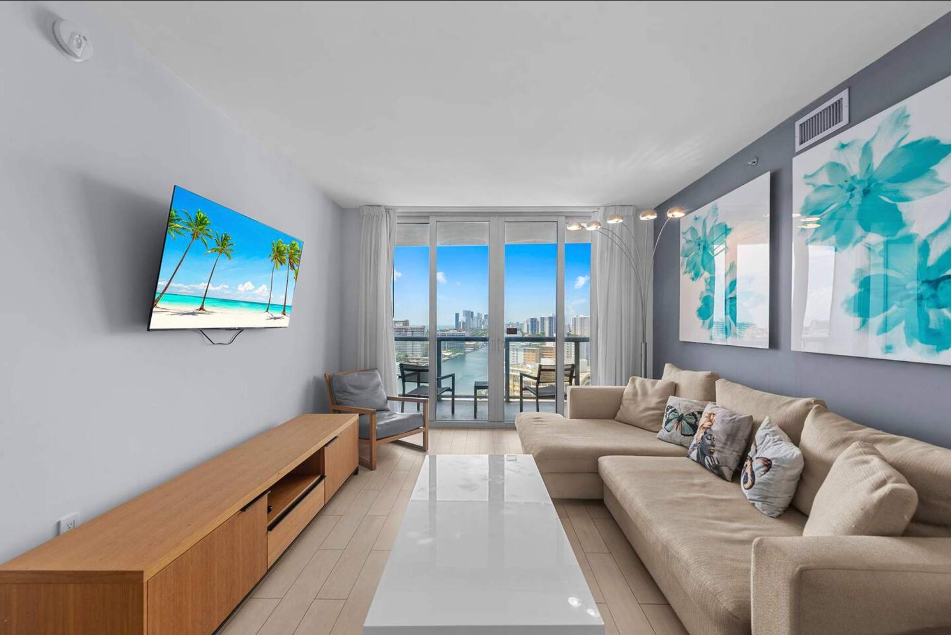 Breezy Water Views – Walk to the Beach 23rd Floor 2