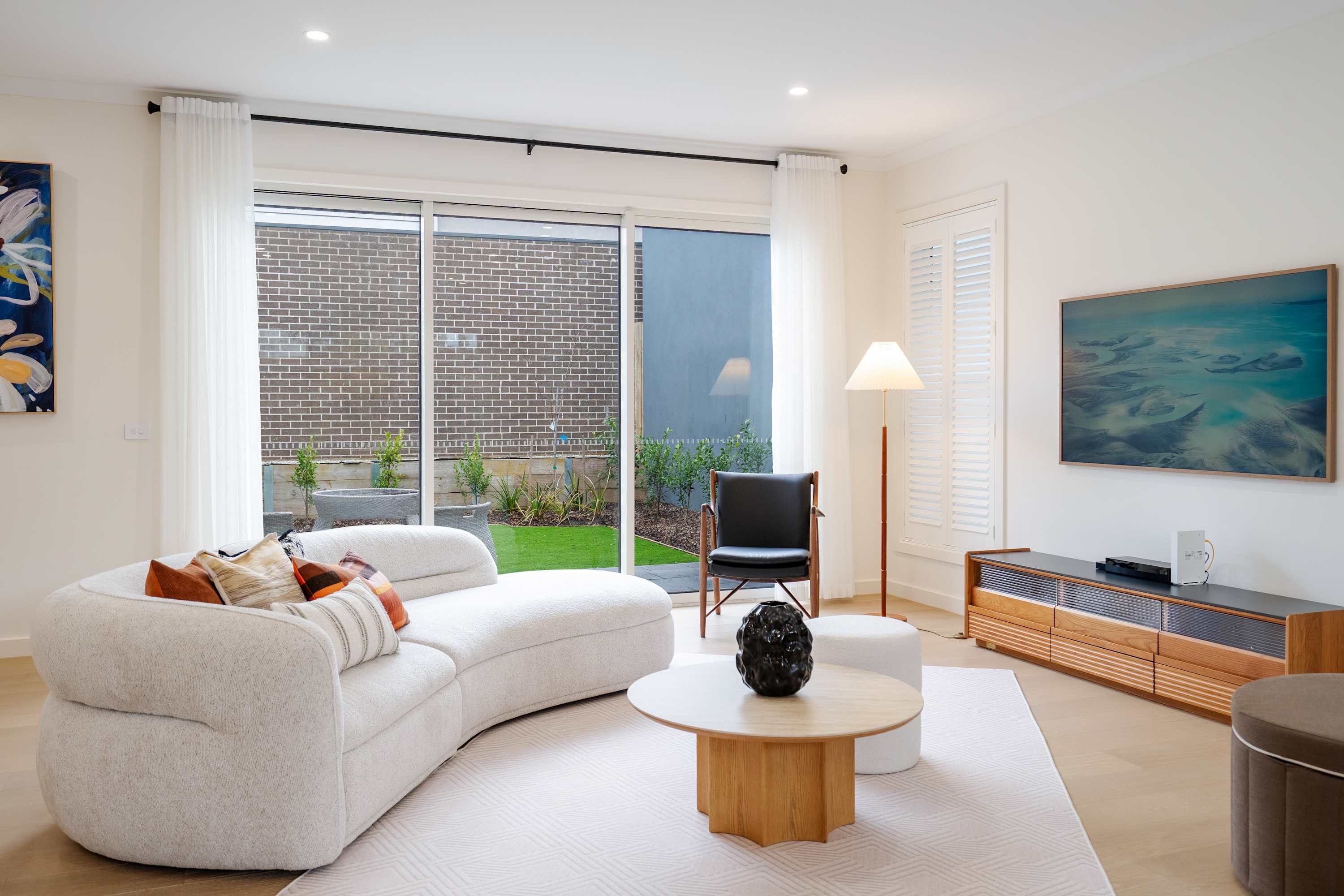 Prestige 4-Bed Luxury Home in Ashburton - Picture 1