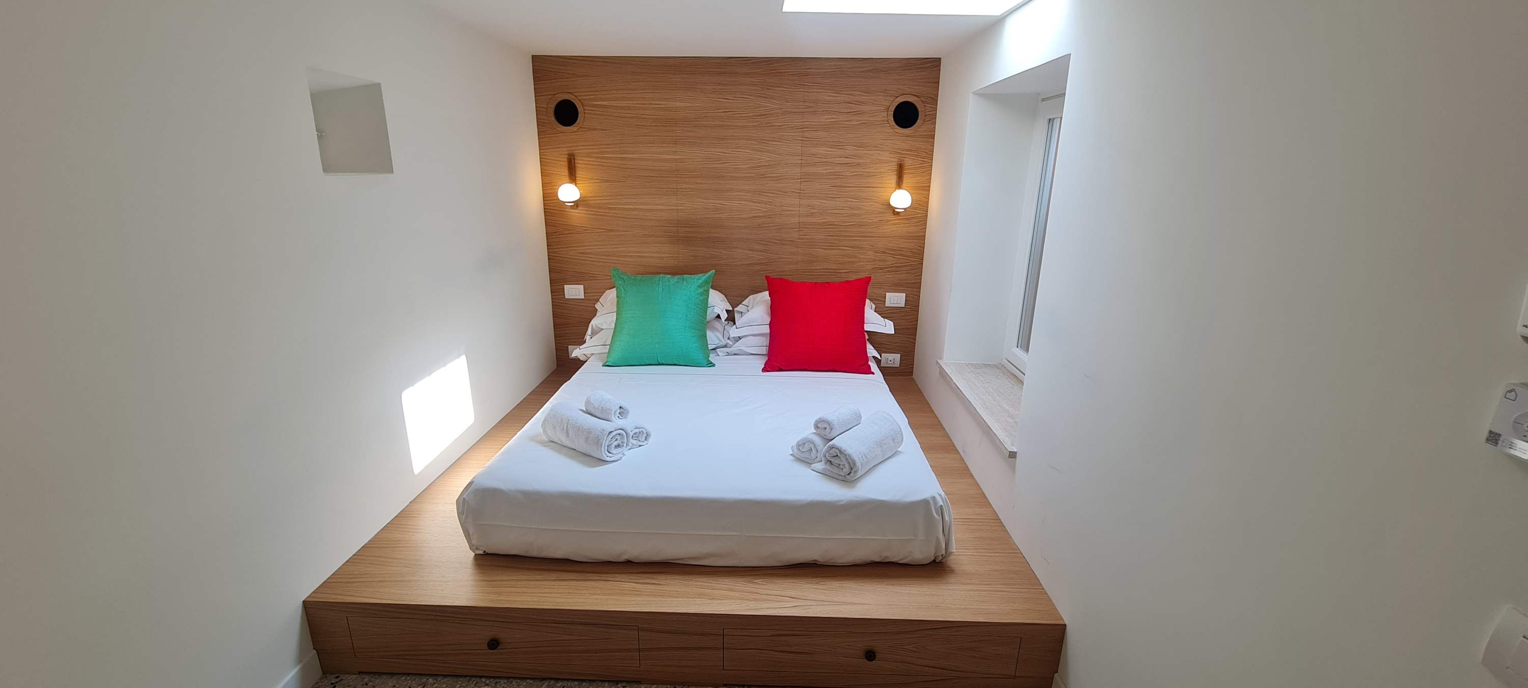 TR - Forum Terrace - Image 5