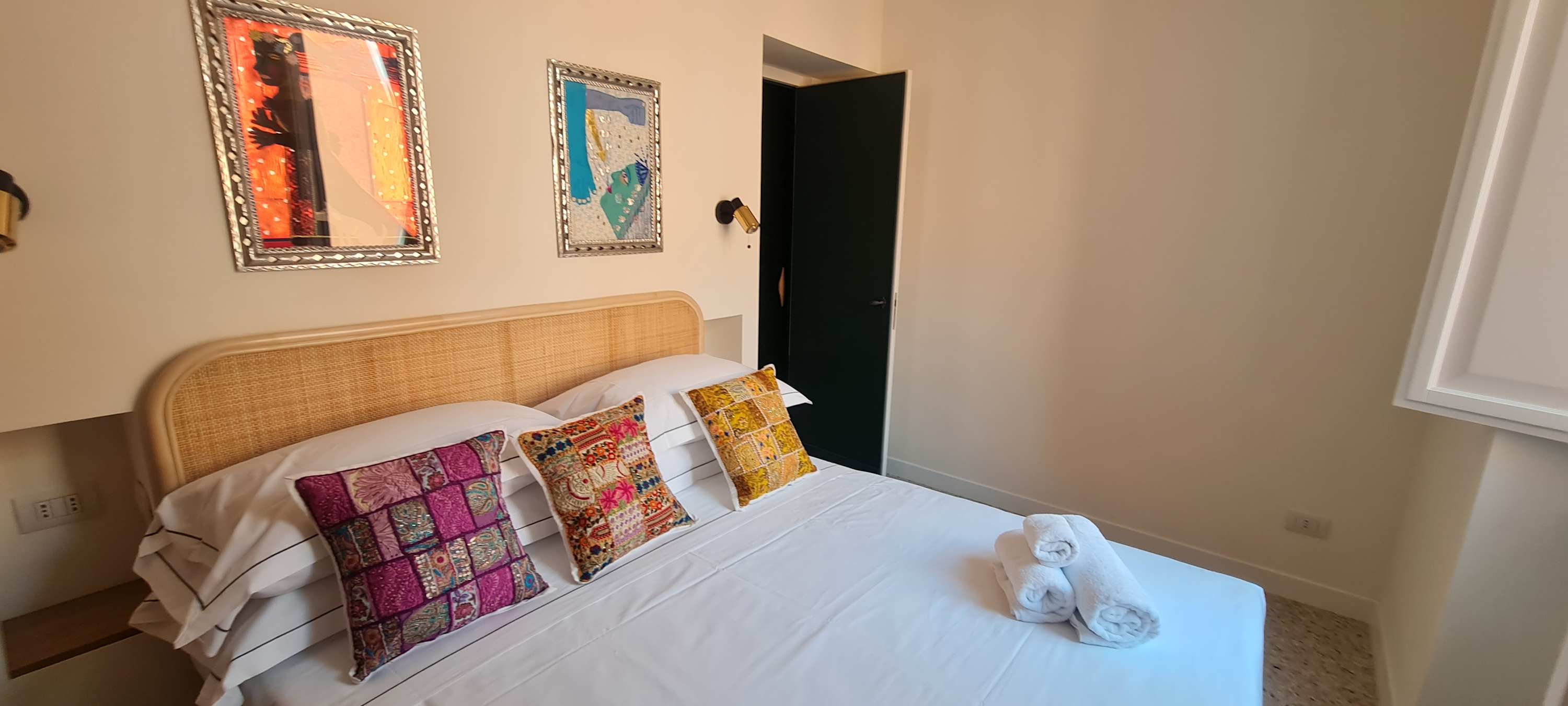 TR - Forum Terrace - Image 3