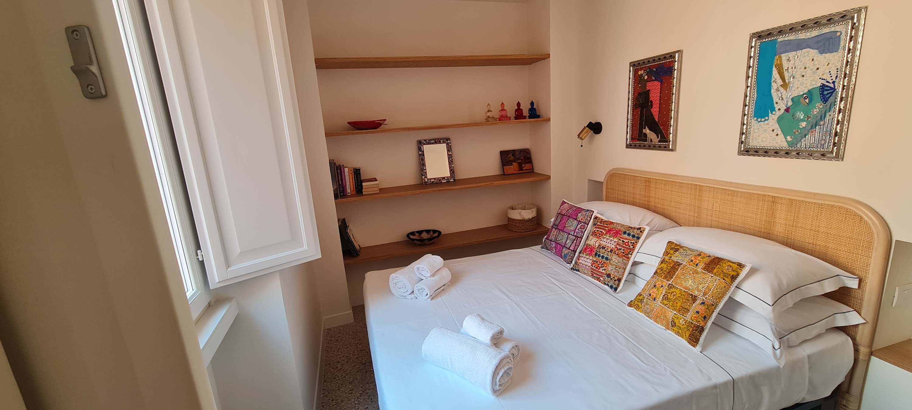 TR - Forum Terrace - Image 35