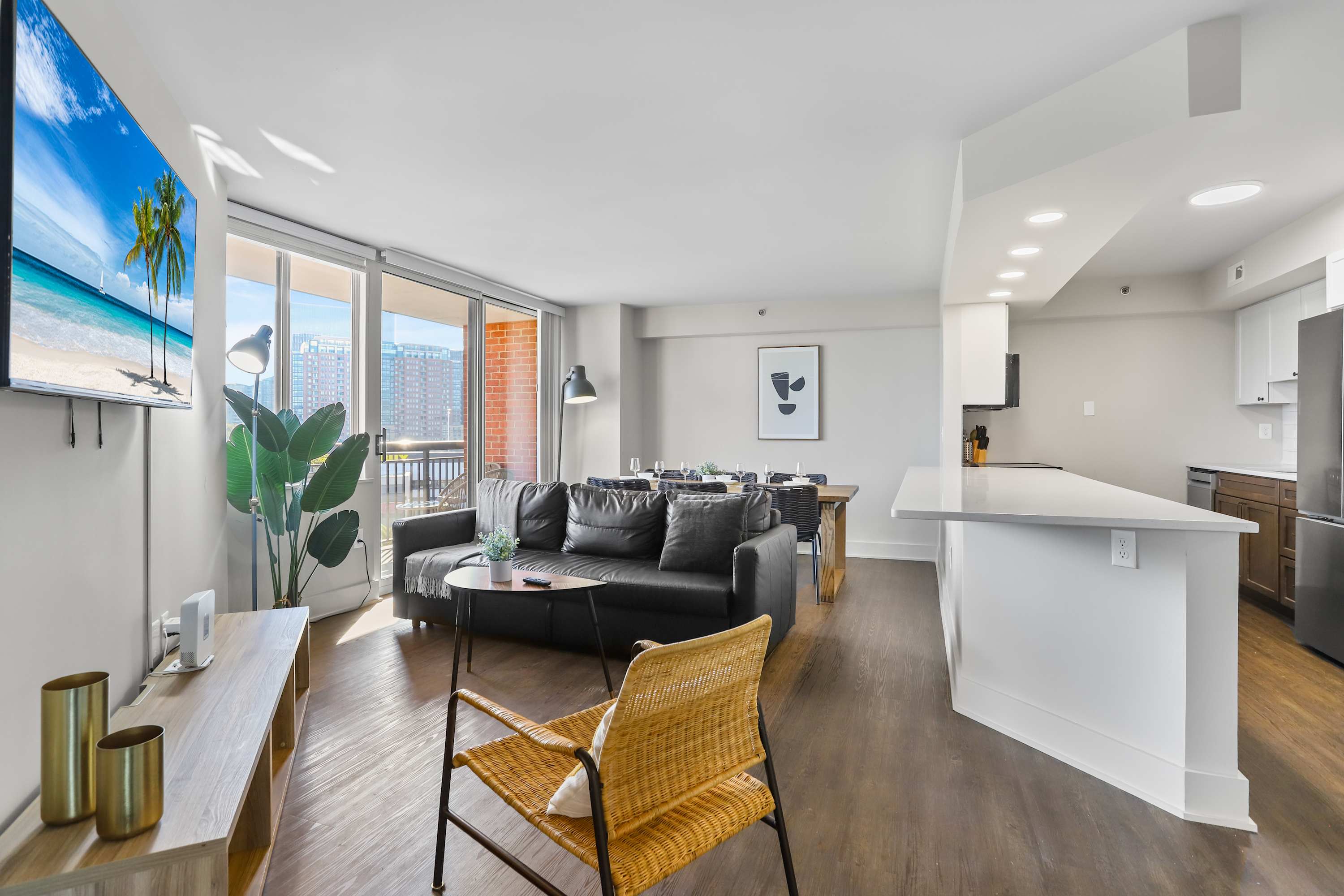 Apt Near Pentagon City Metro - Prime Location